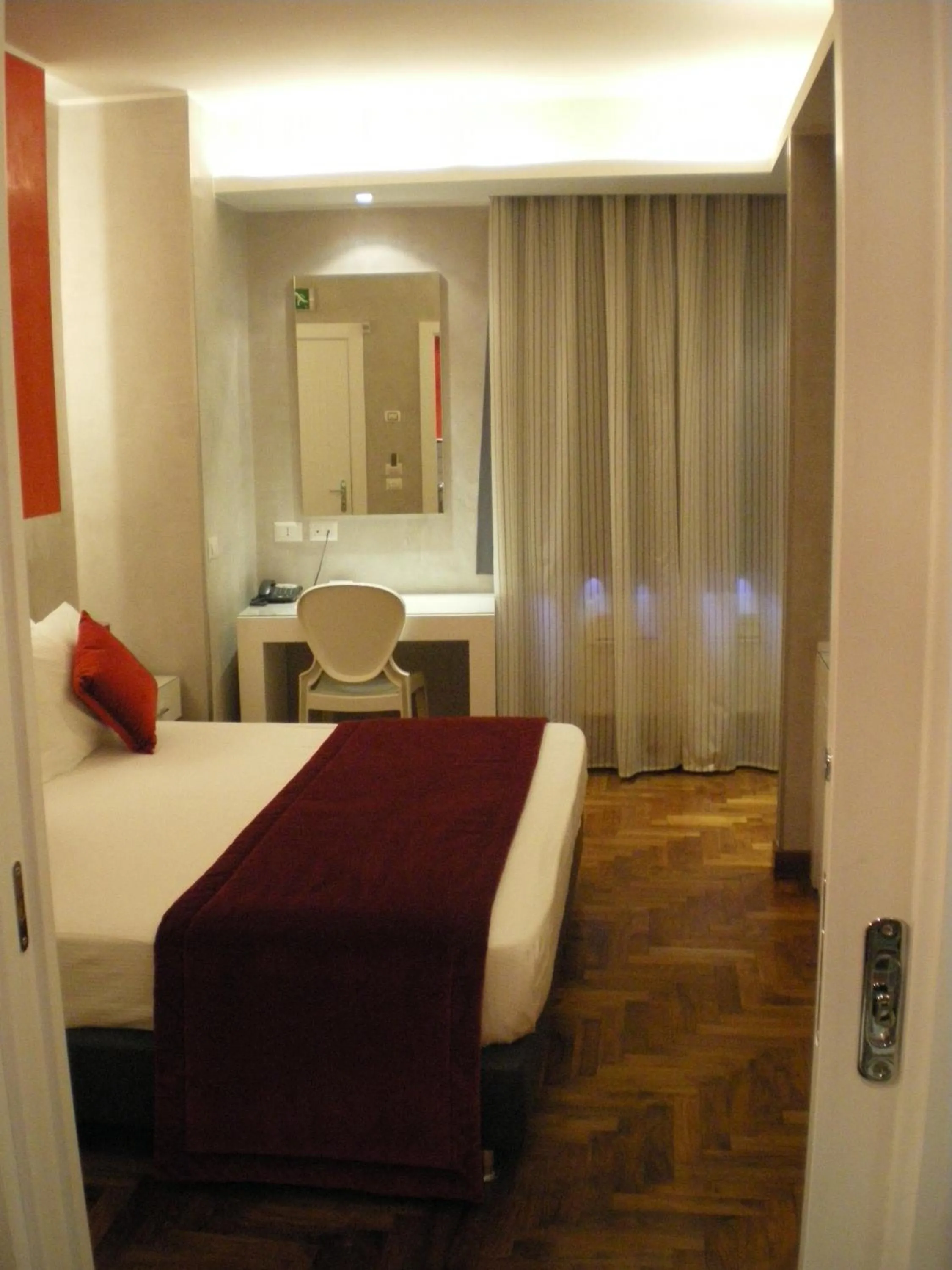 Photo of the whole room, Bed in Gente di Notte