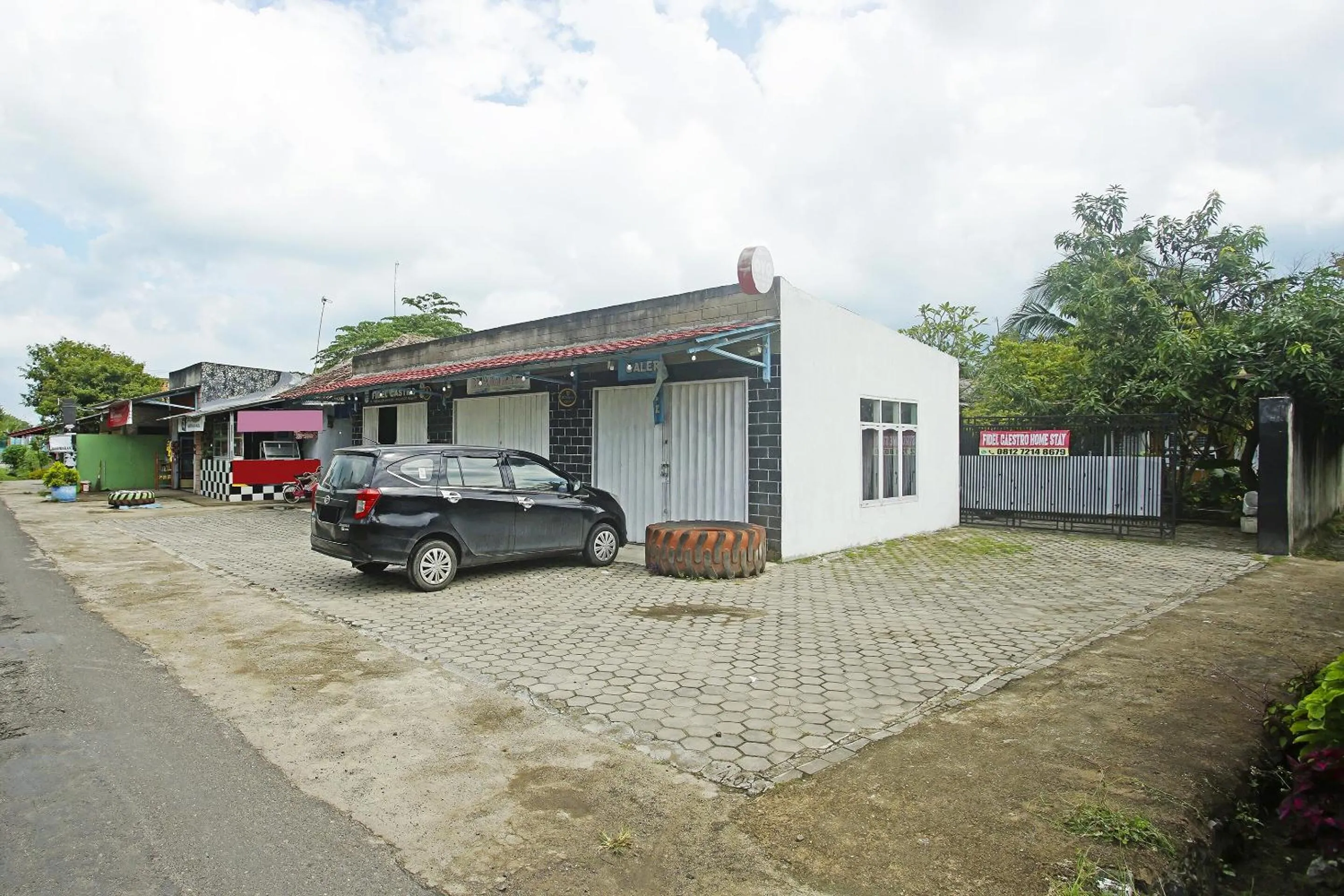 Facade/entrance in Hotel O Fidel Caestro Homestay