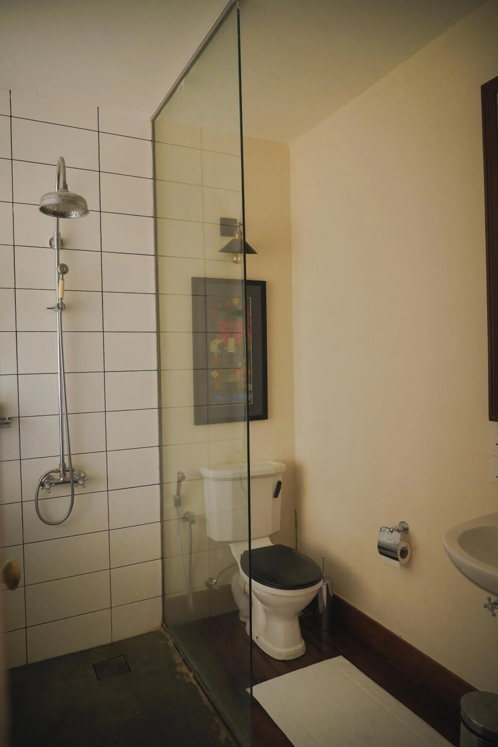 Shower in The Merchant