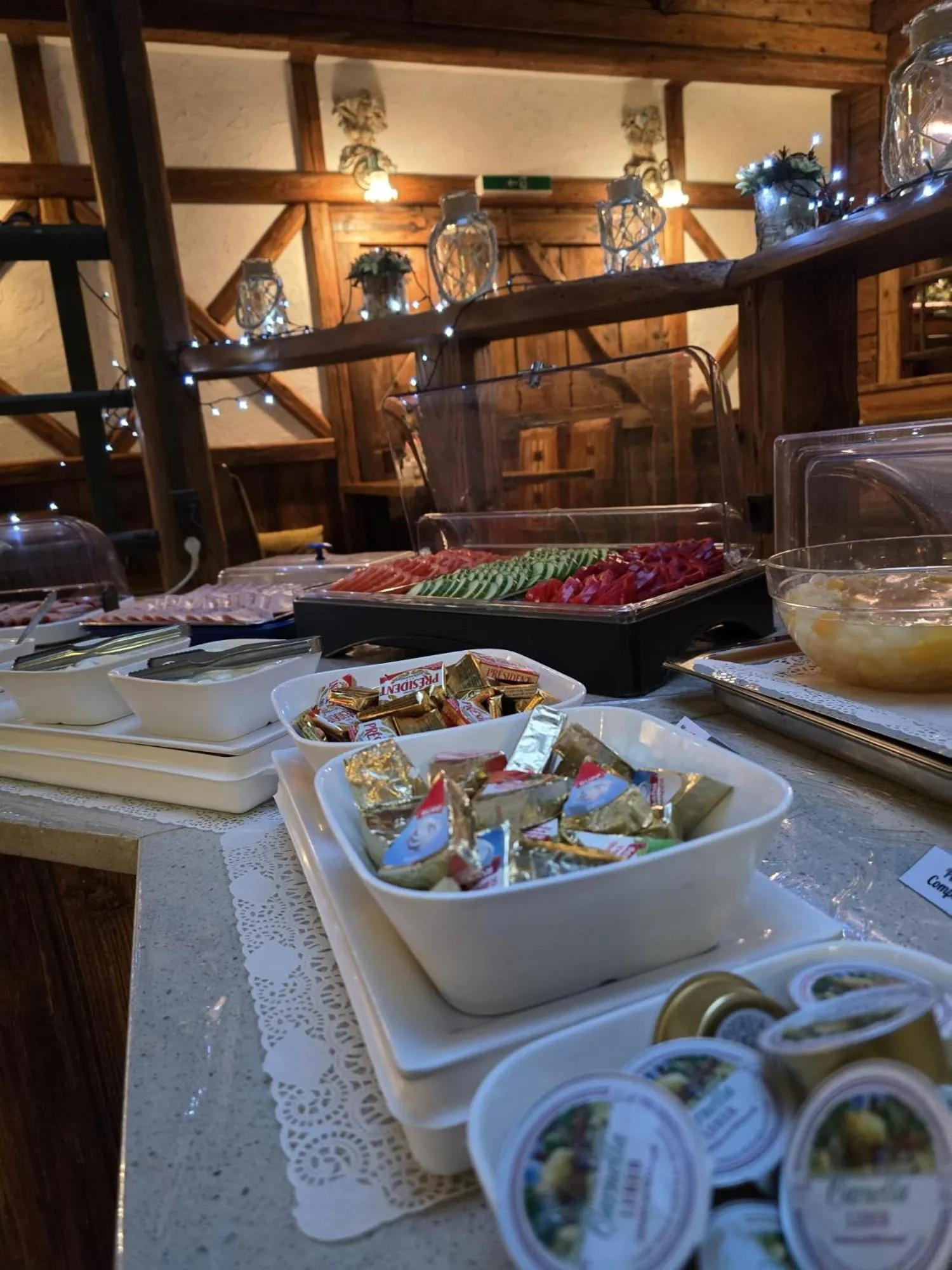 Buffet breakfast in Hotel Enziana Wien