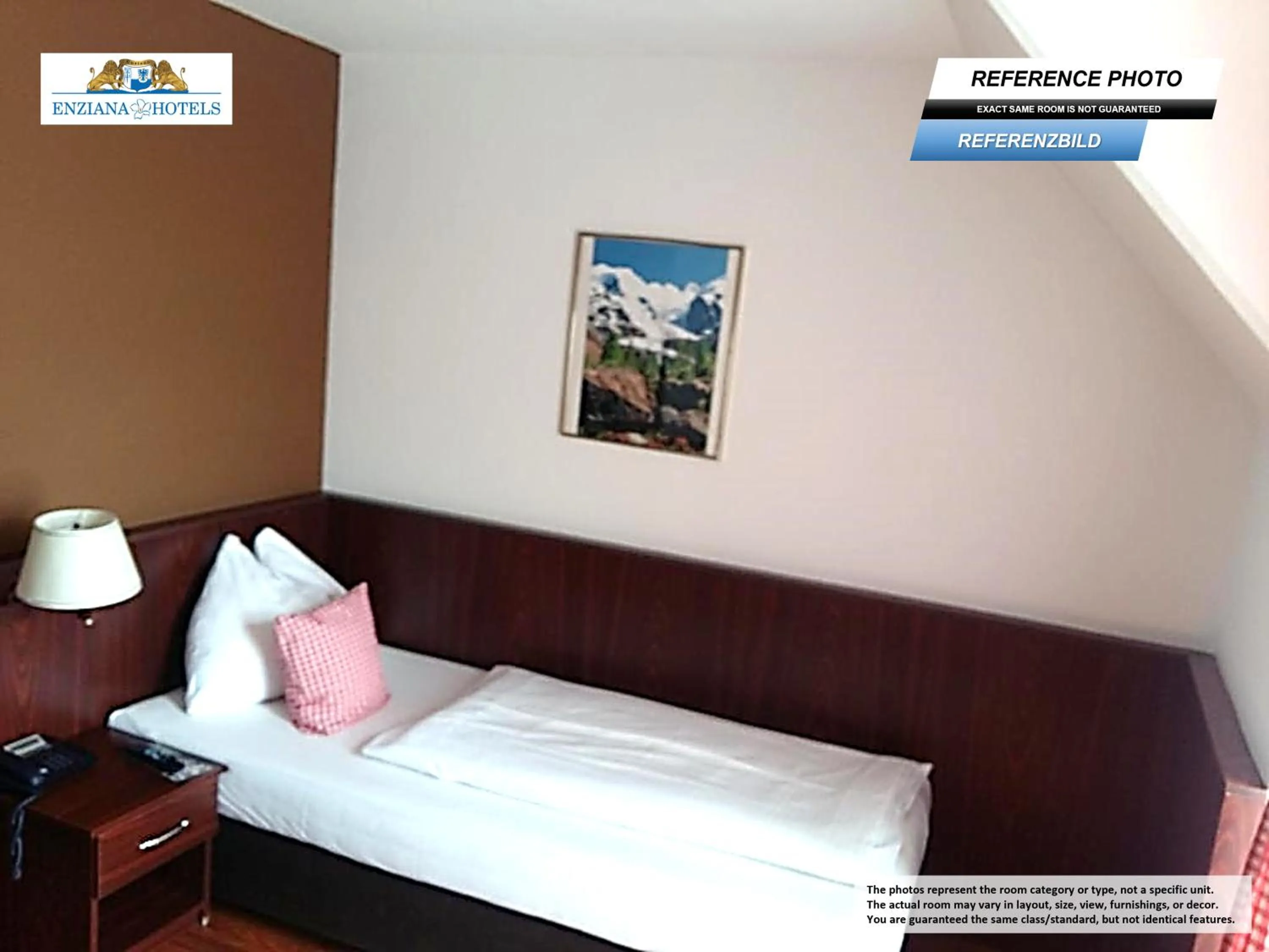 Bedroom, Bed in Hotel Enziana Wien