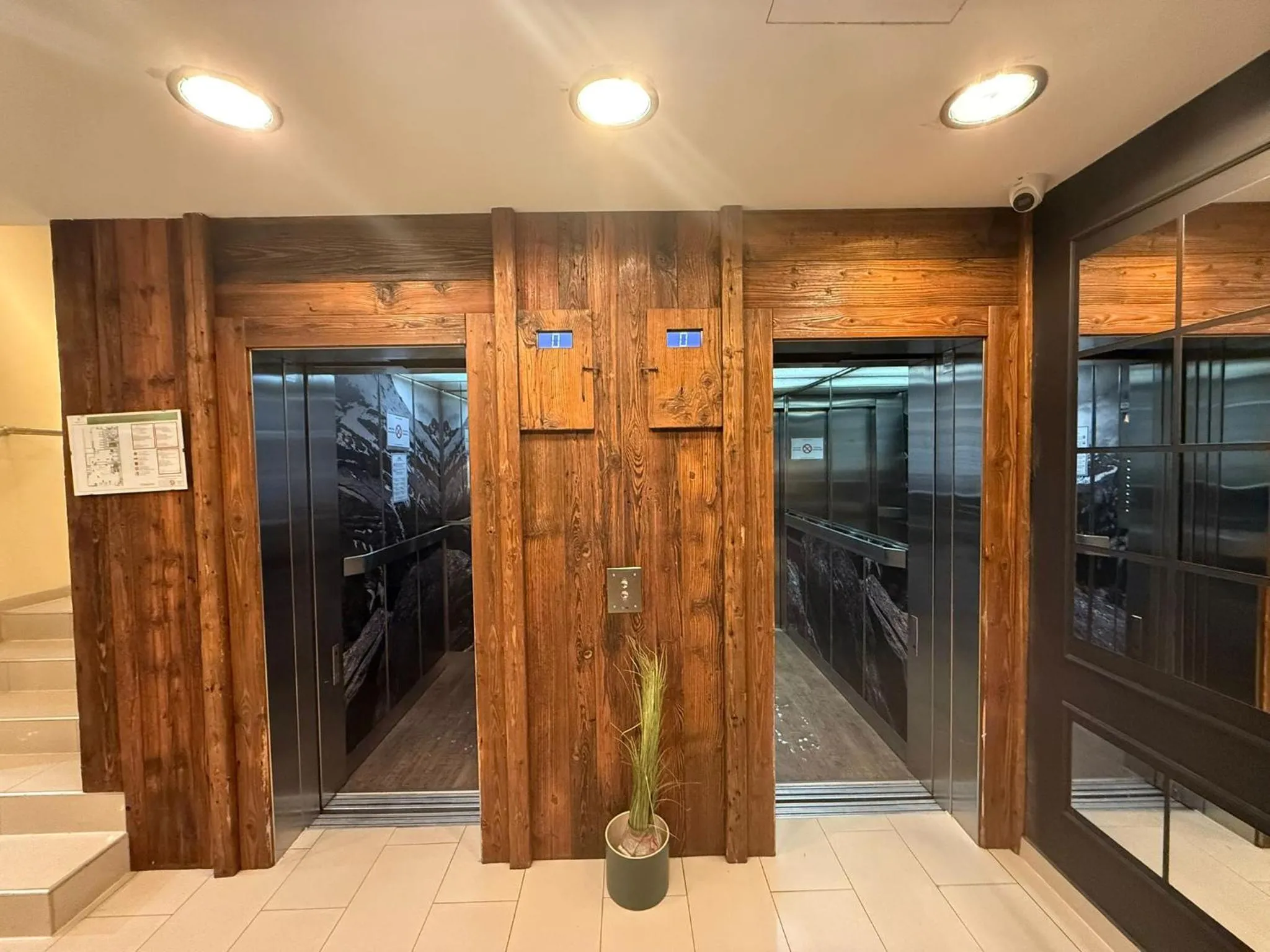 elevator in Hotel Enziana Wien