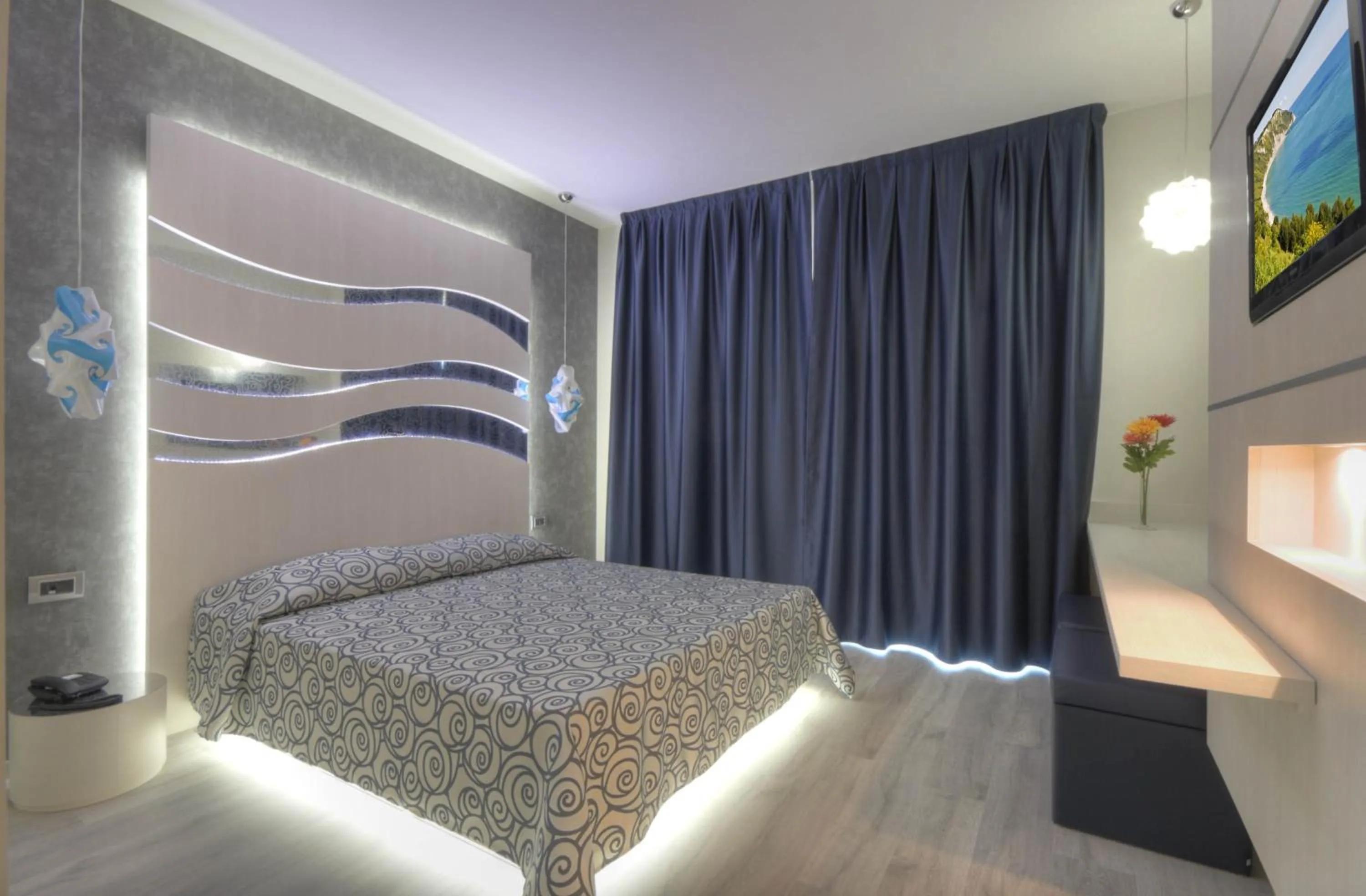 Bedroom, Bed in La Perla