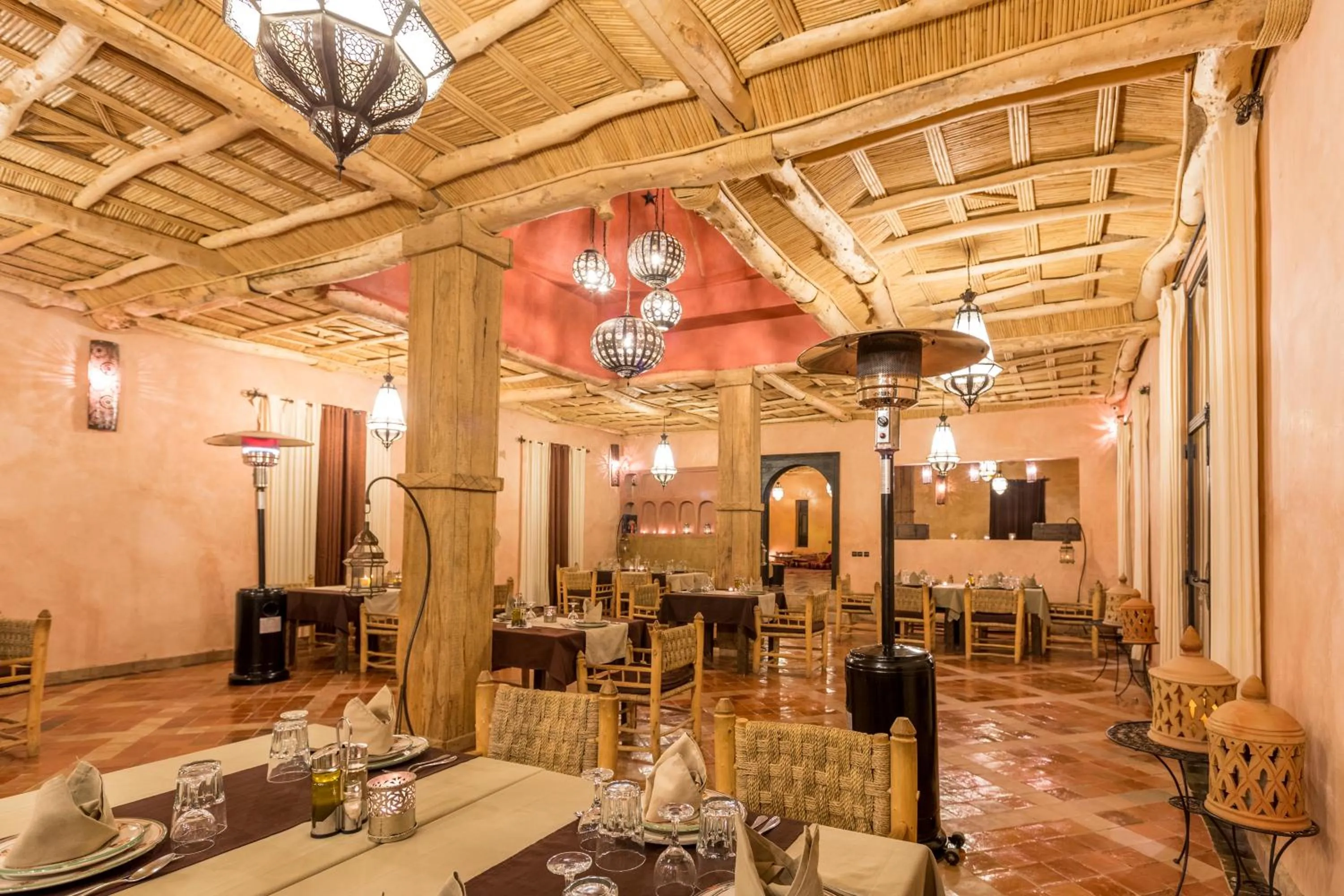Restaurant/places to eat in Riad Madu