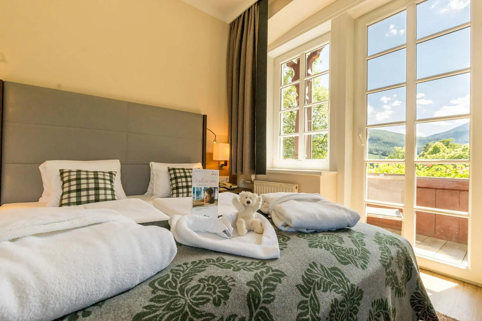 Bed in Hotel Schneeberghof