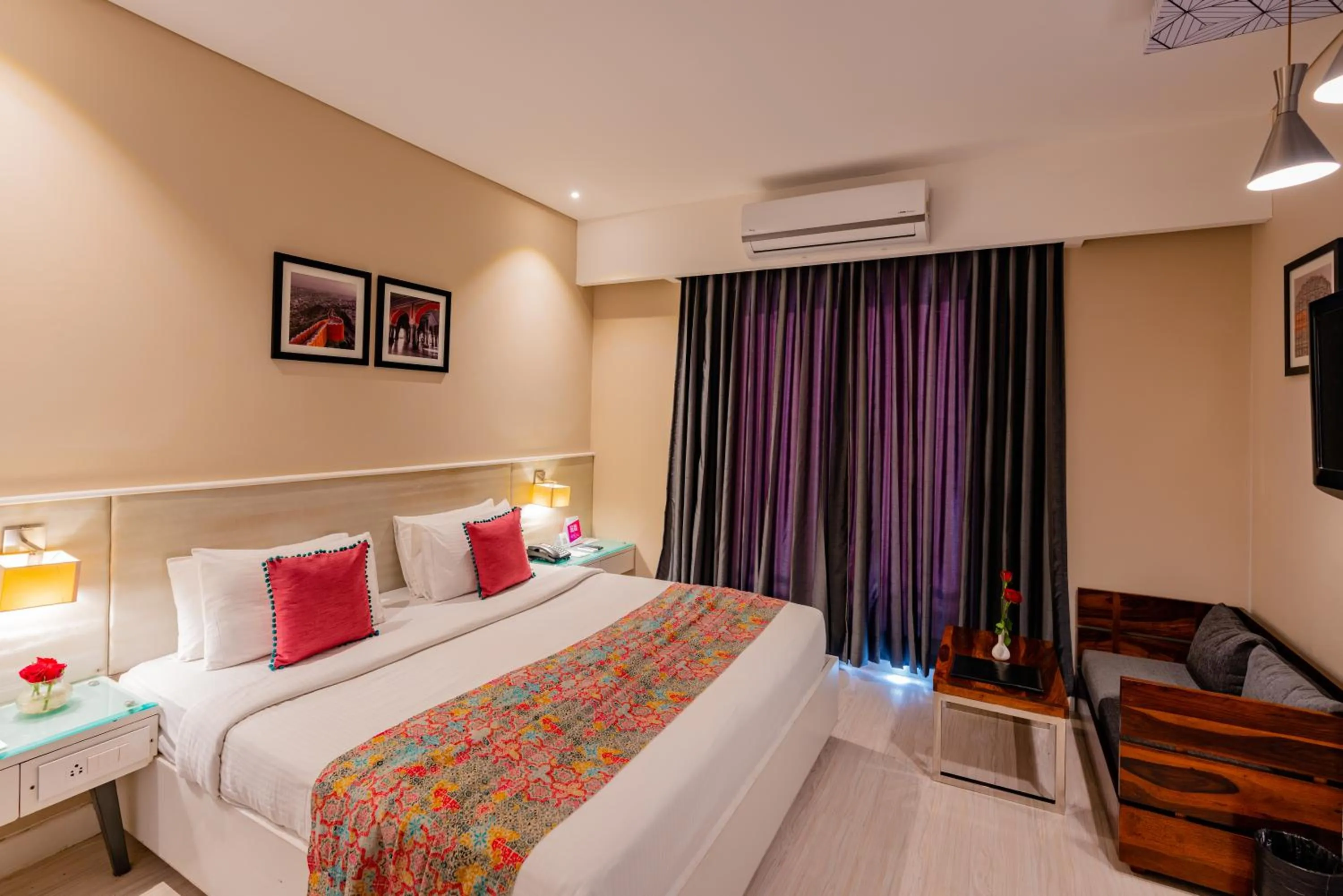 Bedroom, Bed in Regenta Inn Jaipur, Adarsh Nagar