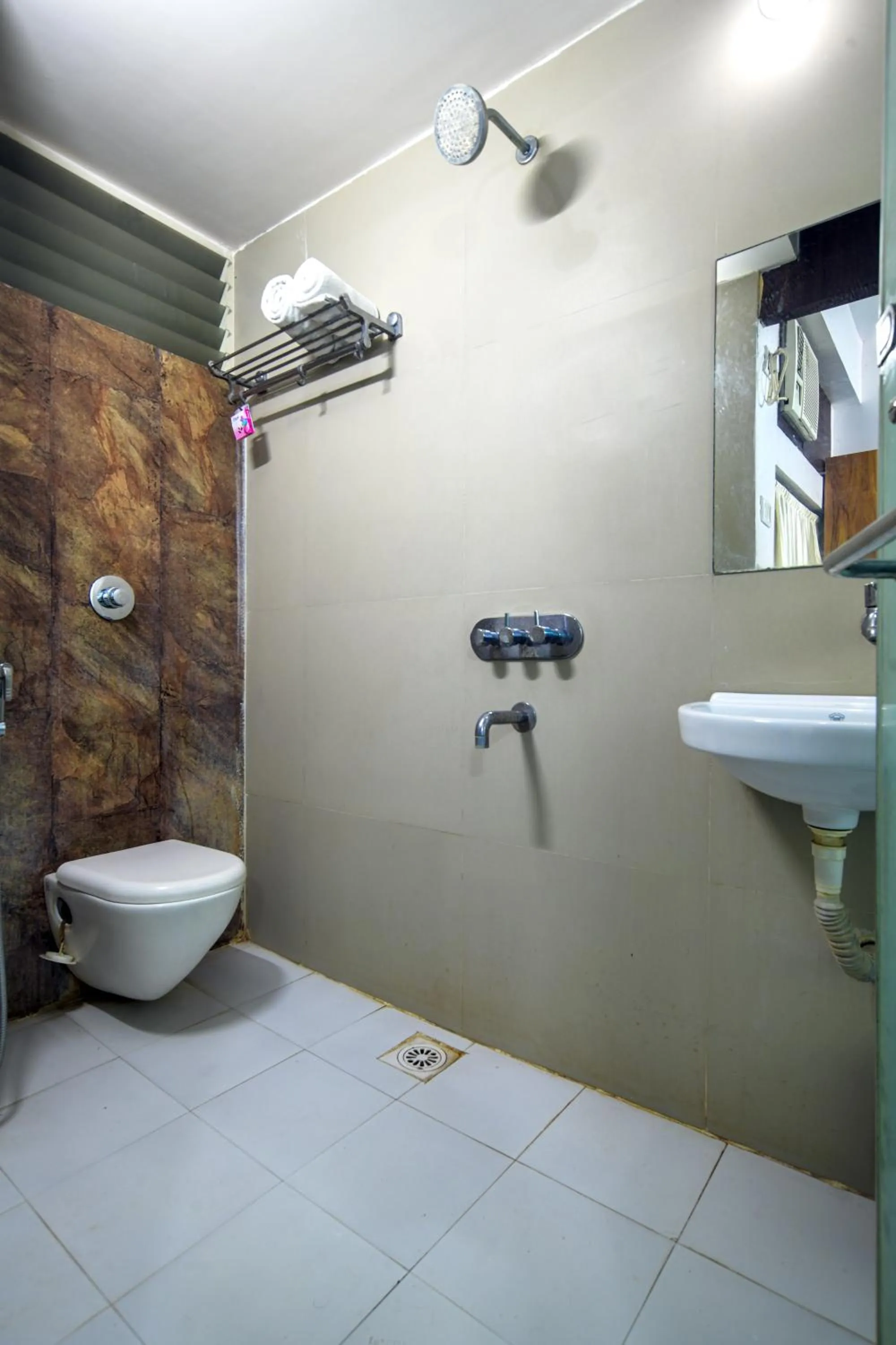 Bathroom in Hotel Satyug Inn