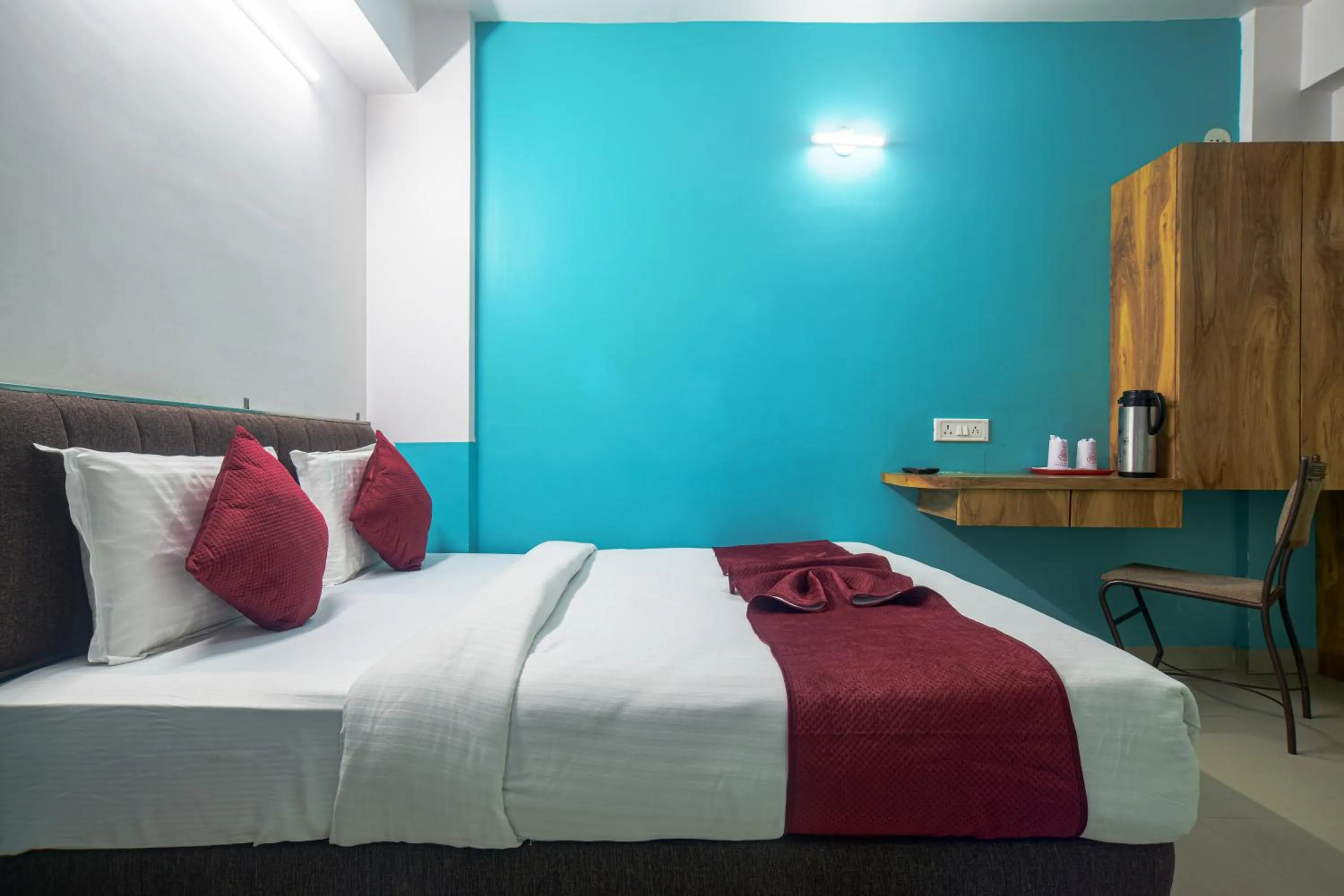 Bed in Hotel Satyug Inn