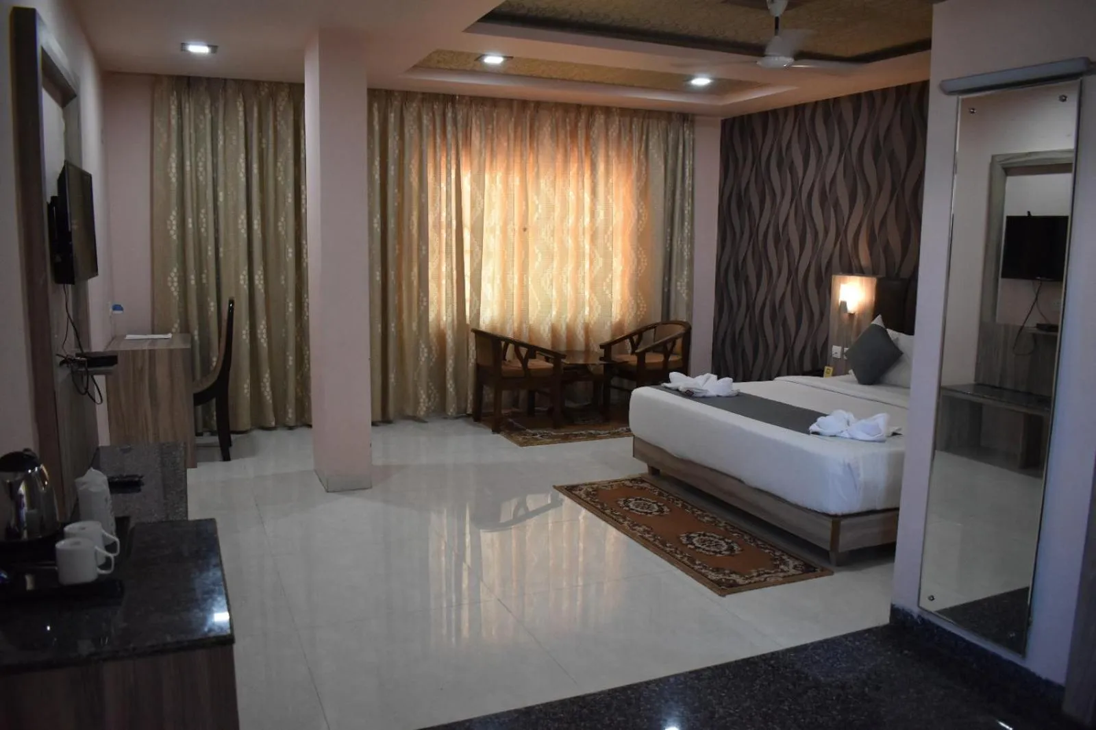 Bedroom, Bed in Hotel Vip Square