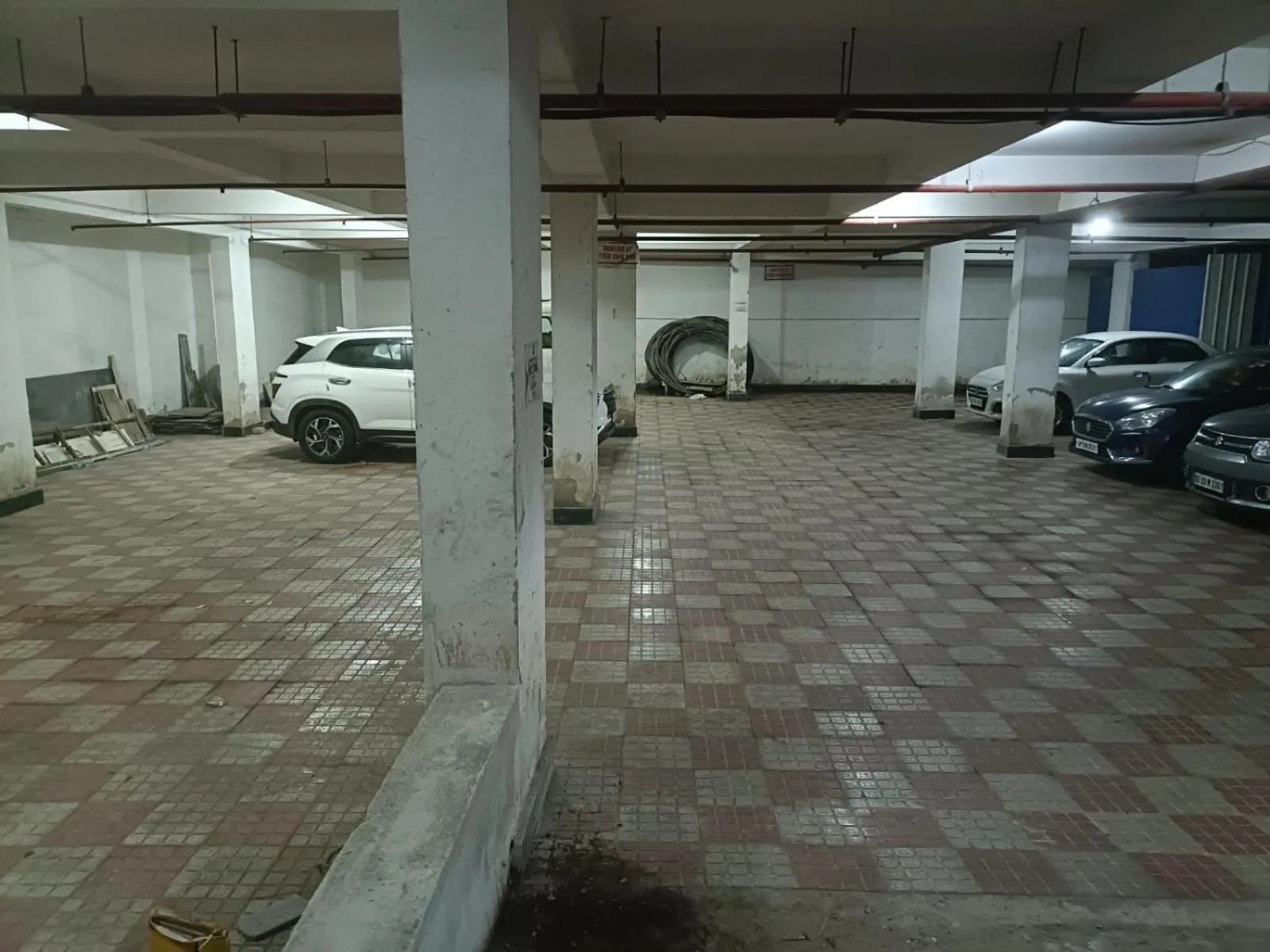 Parking in Hotel Vip Square