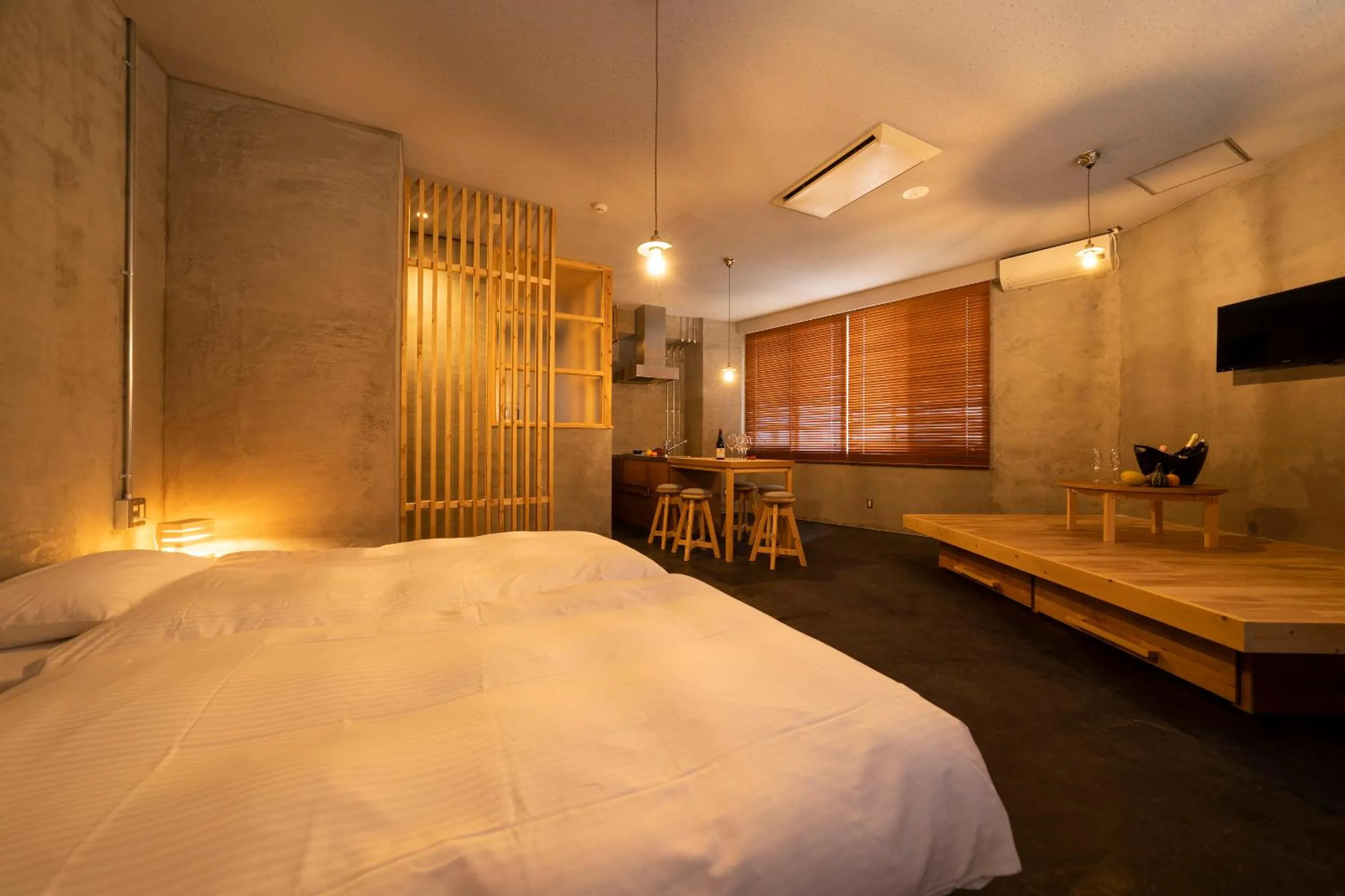 Photo of the whole room, Bed in Yoichi LOOP