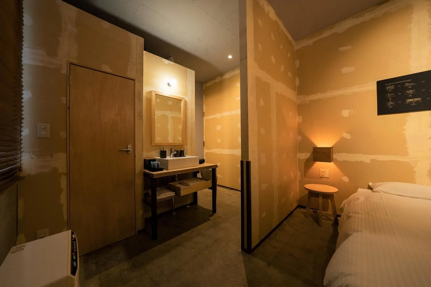 Photo of the whole room, Bed in Yoichi LOOP