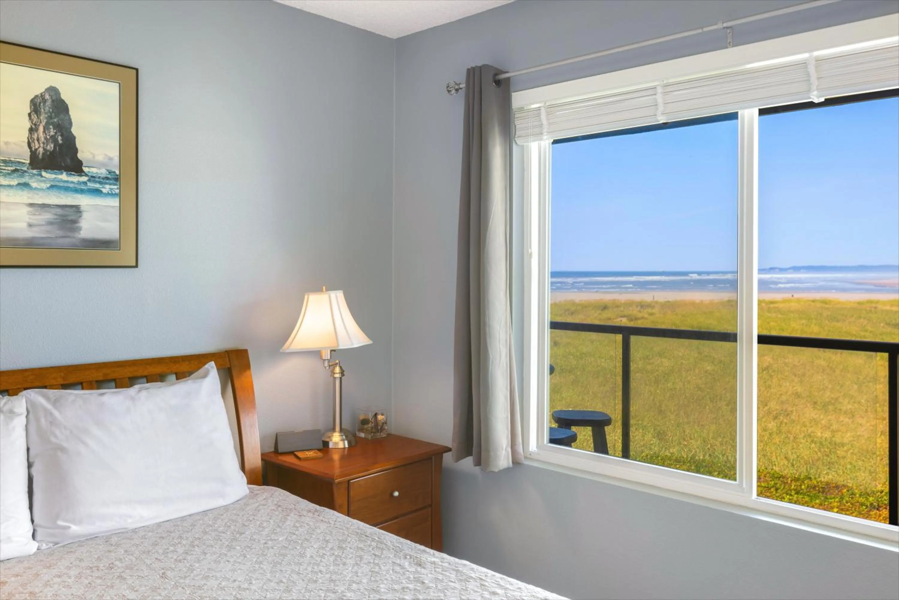 Bed in Hi-Tide Resort