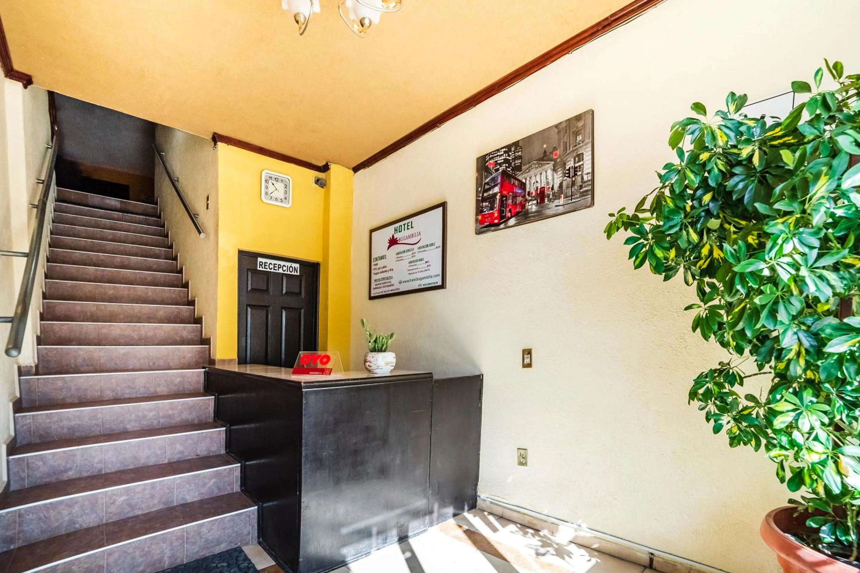 Lobby or reception in OYO Hotel Bugambilia, San Luis Potosí