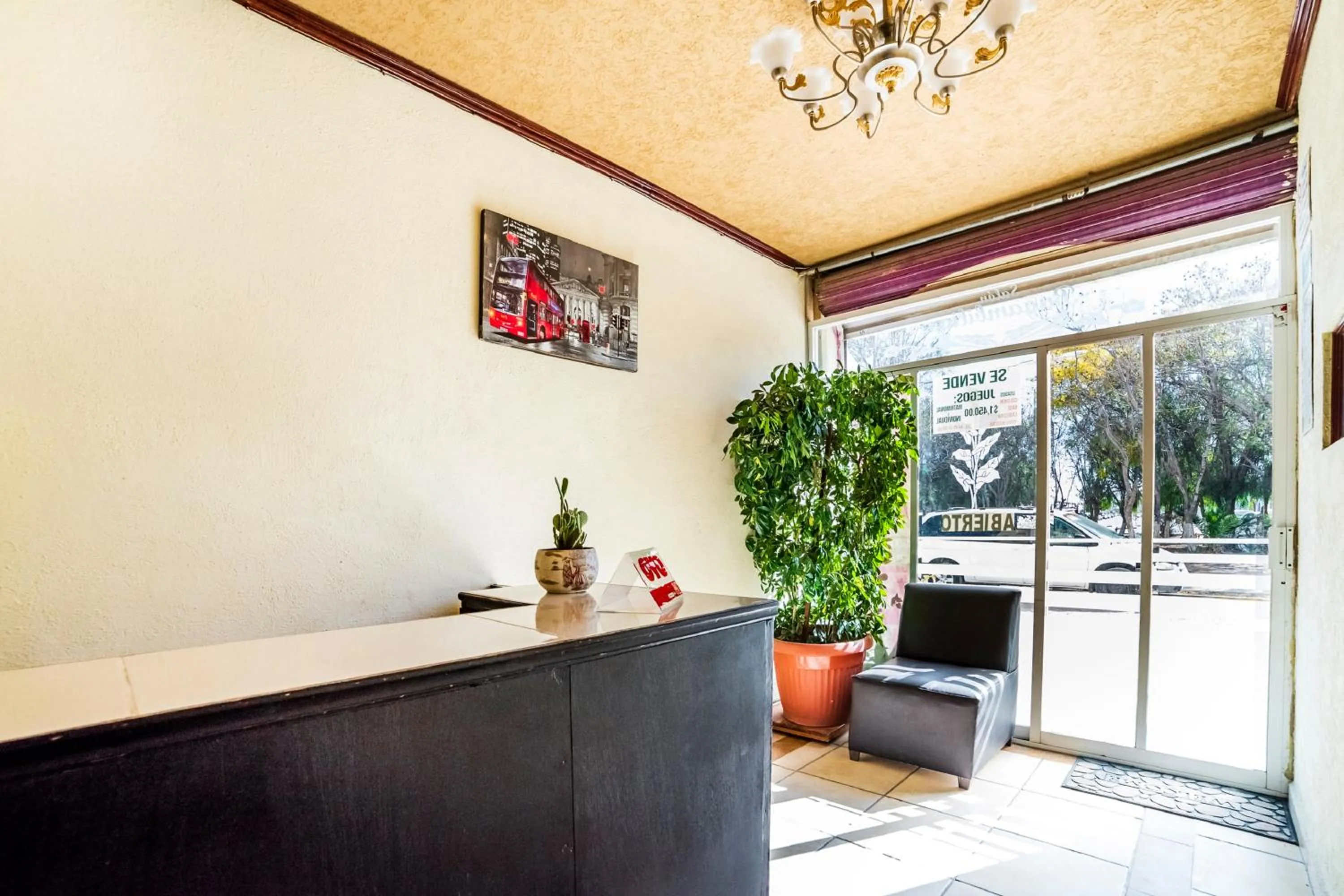 Lobby or reception in OYO Hotel Bugambilia, San Luis Potosí