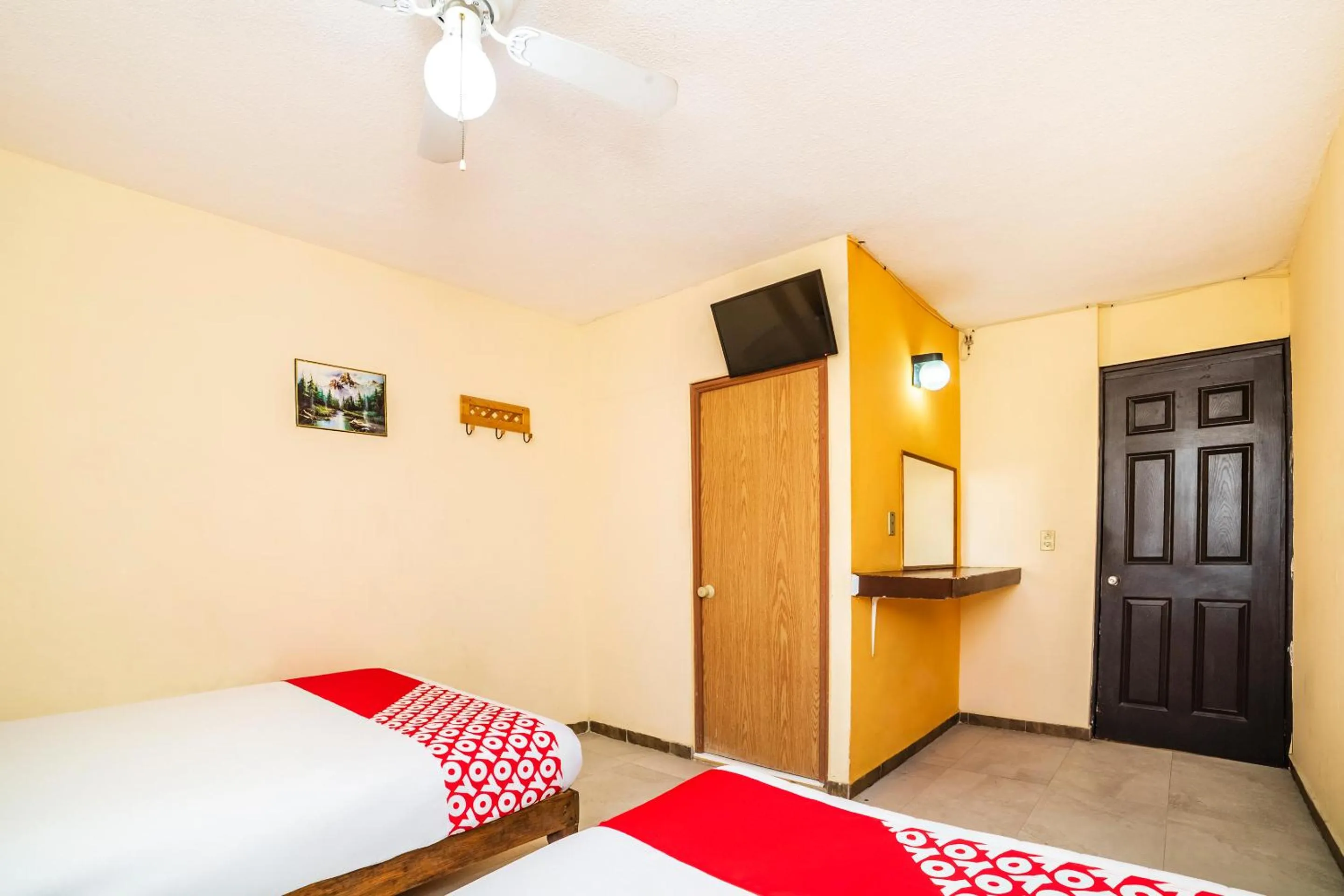 Bedroom, Bed in OYO Hotel Bugambilia, San Luis Potosí