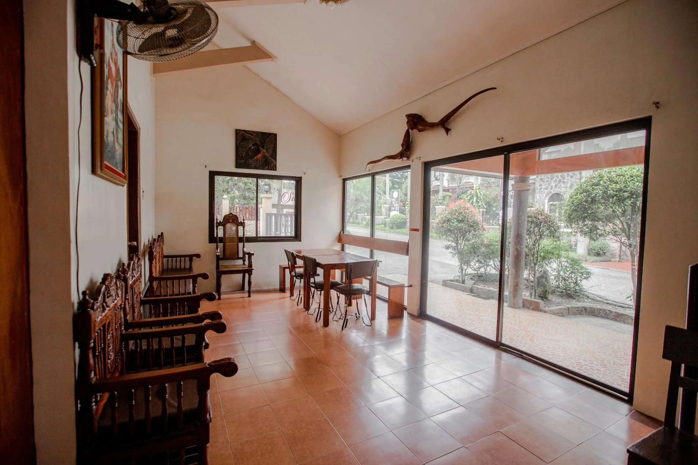 Bedroom in OYO 741 Sierra Travellers Inn