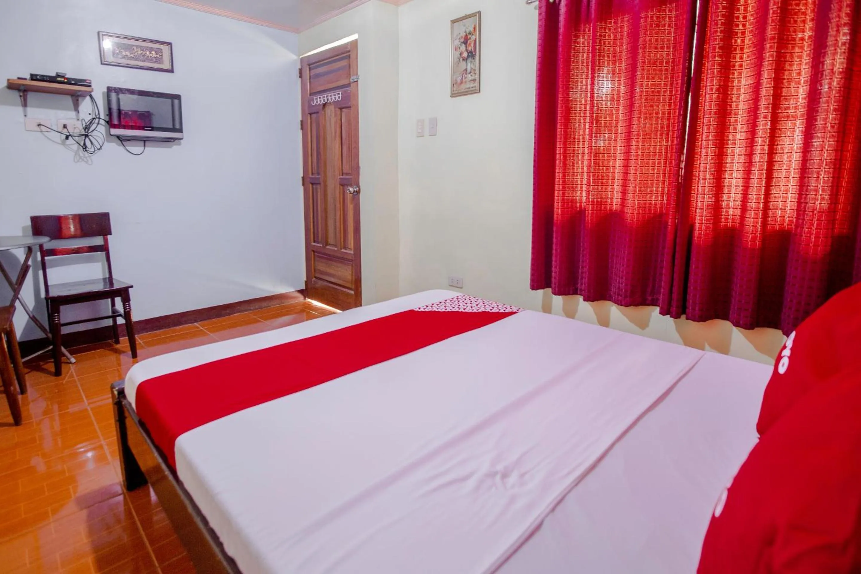 Bedroom, Bed in OYO 741 Sierra Travellers Inn