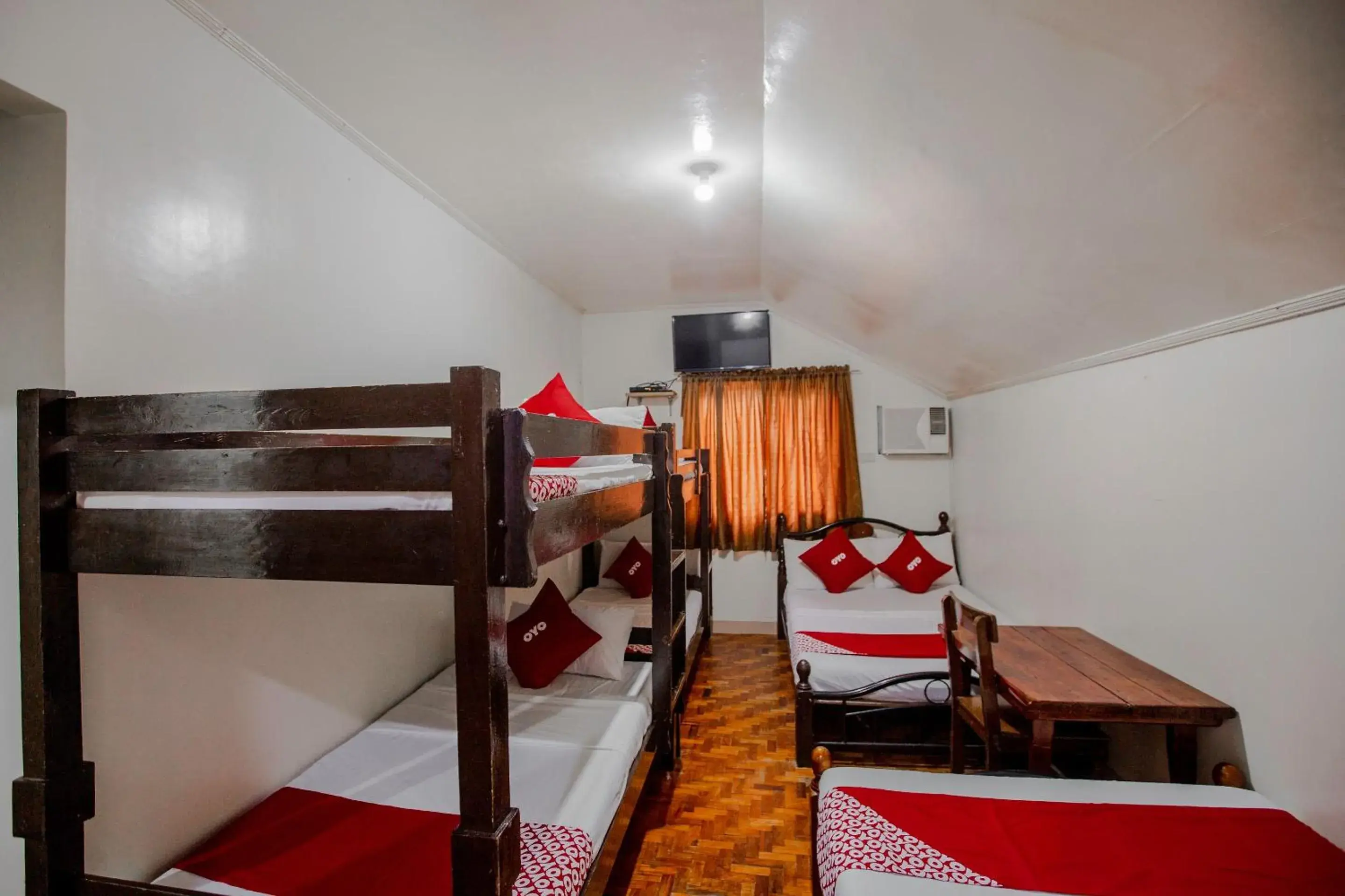 Deluxe Suite in OYO 741 Sierra Travellers Inn Deluxe Suite in OYO 741 Sierra Travellers Inn