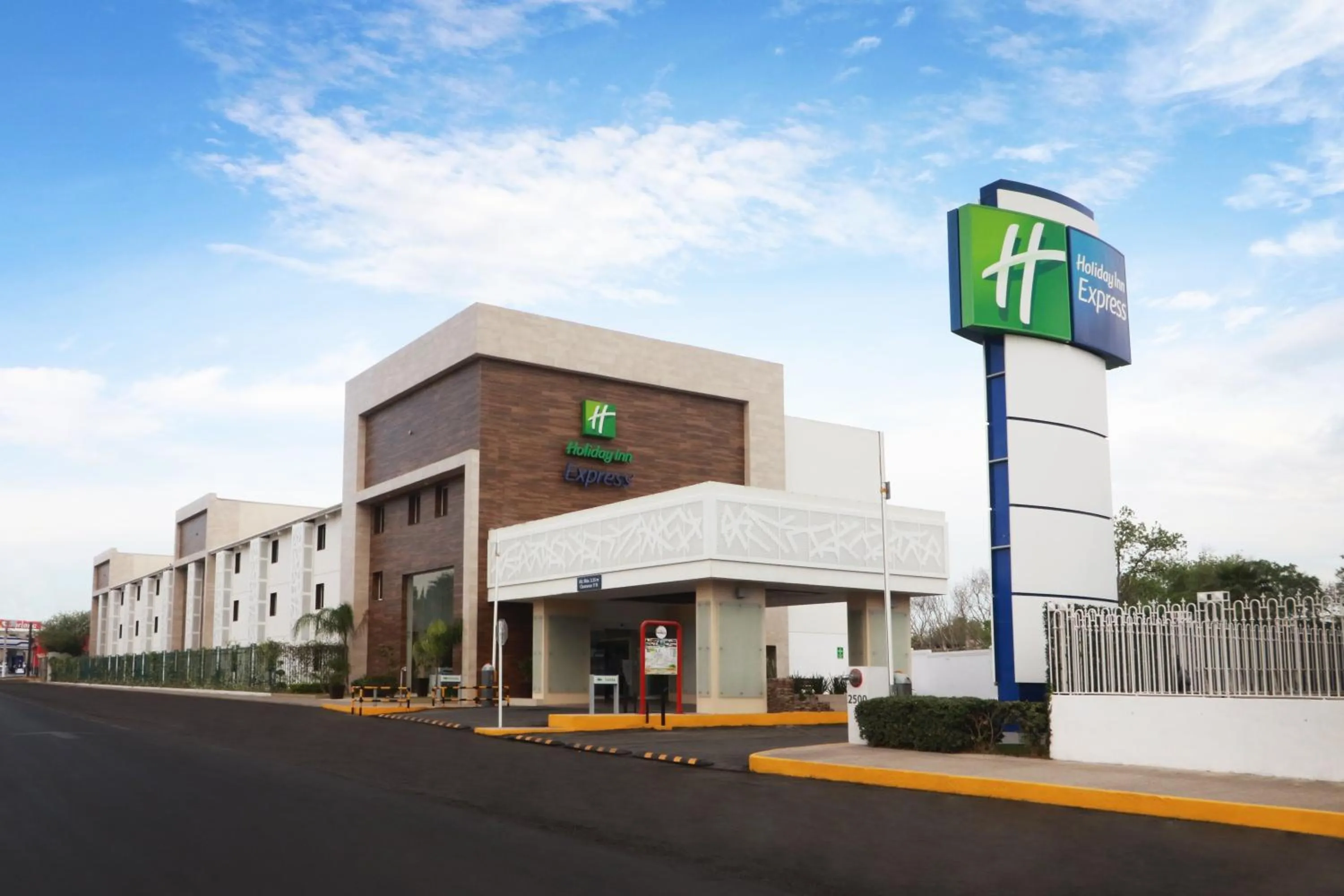 Property building in Holiday Inn Express Piedras Negras by IHG