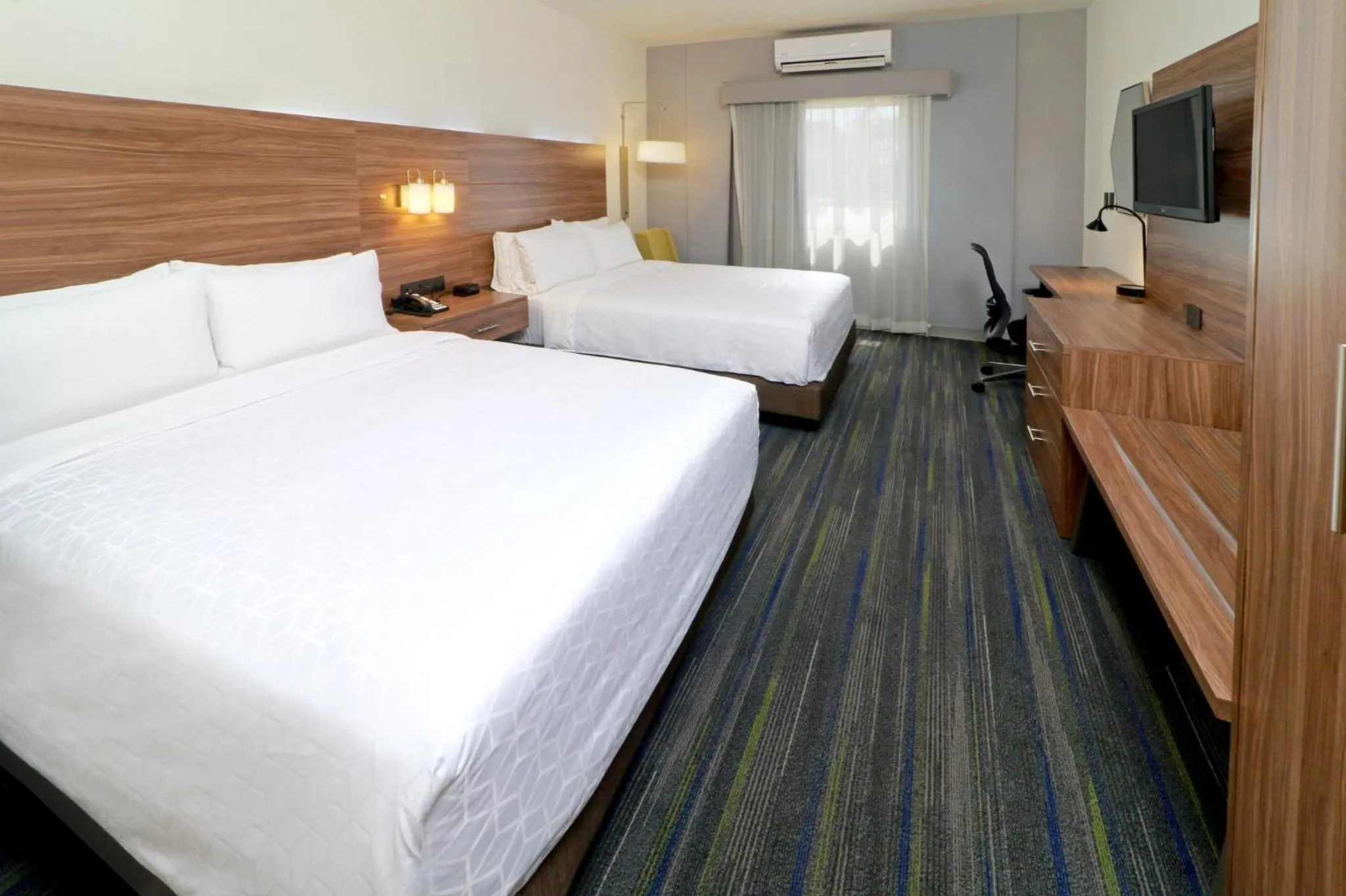 Photo of the whole room, Bed in Holiday Inn Express Piedras Negras by IHG