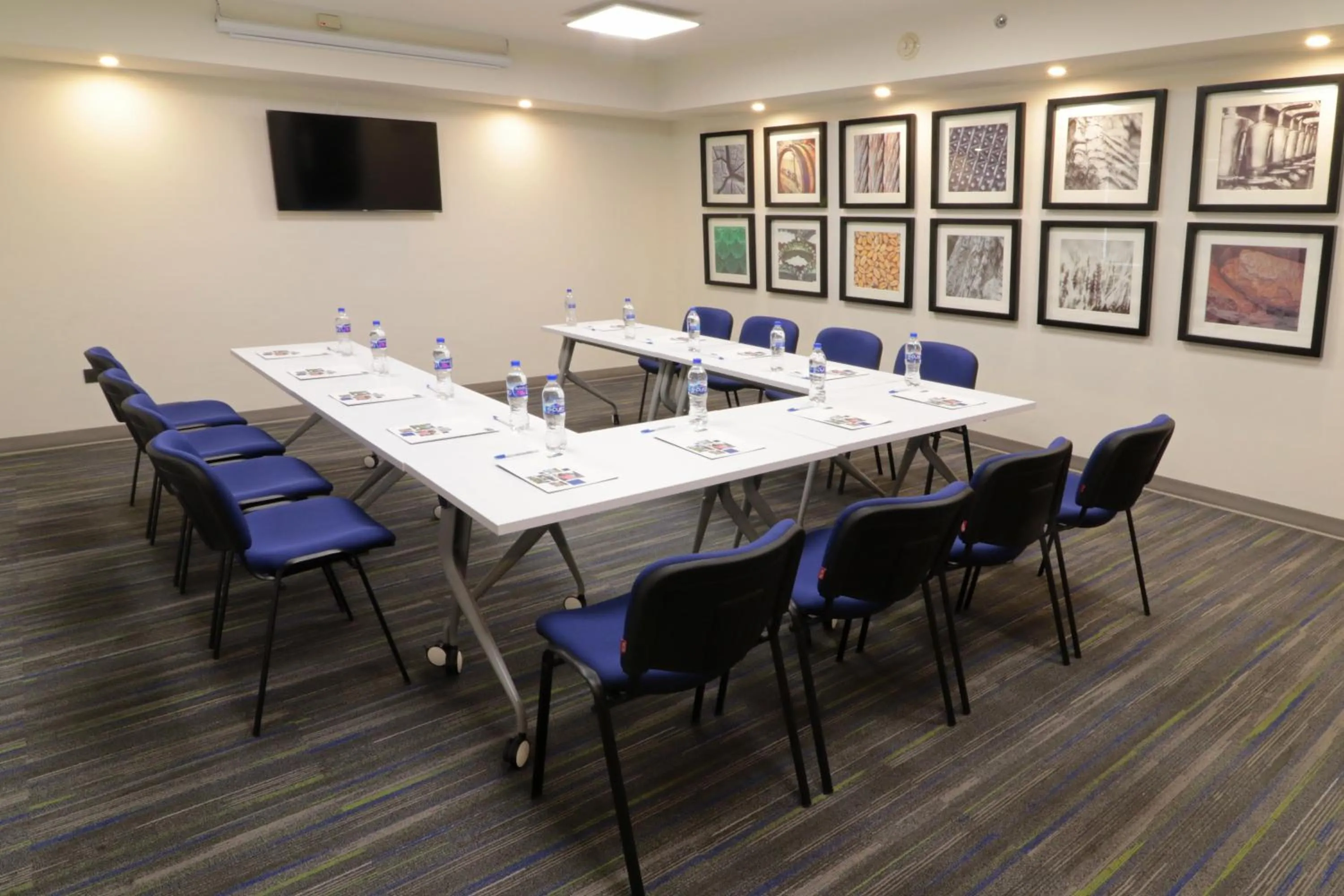 Meeting/conference room in Holiday Inn Express Piedras Negras by IHG