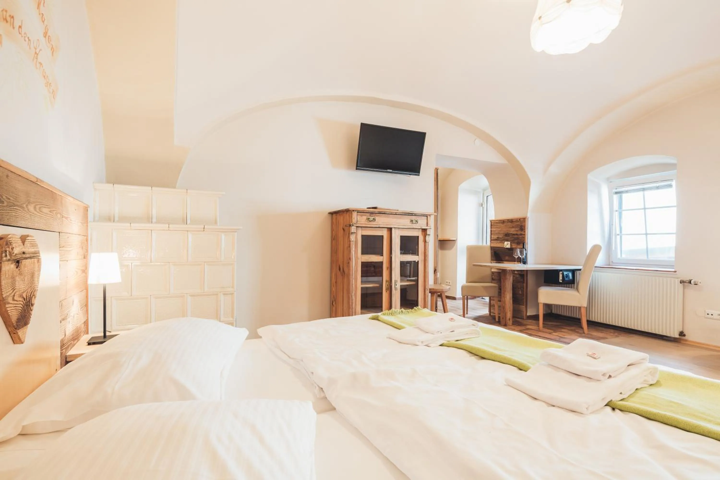 Photo of the whole room, Bed in Weinwirtshaus Wlaschits