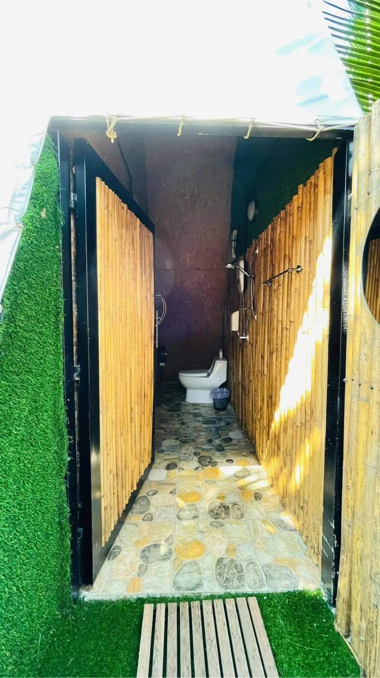 Bridge Hill Cafe Glamping