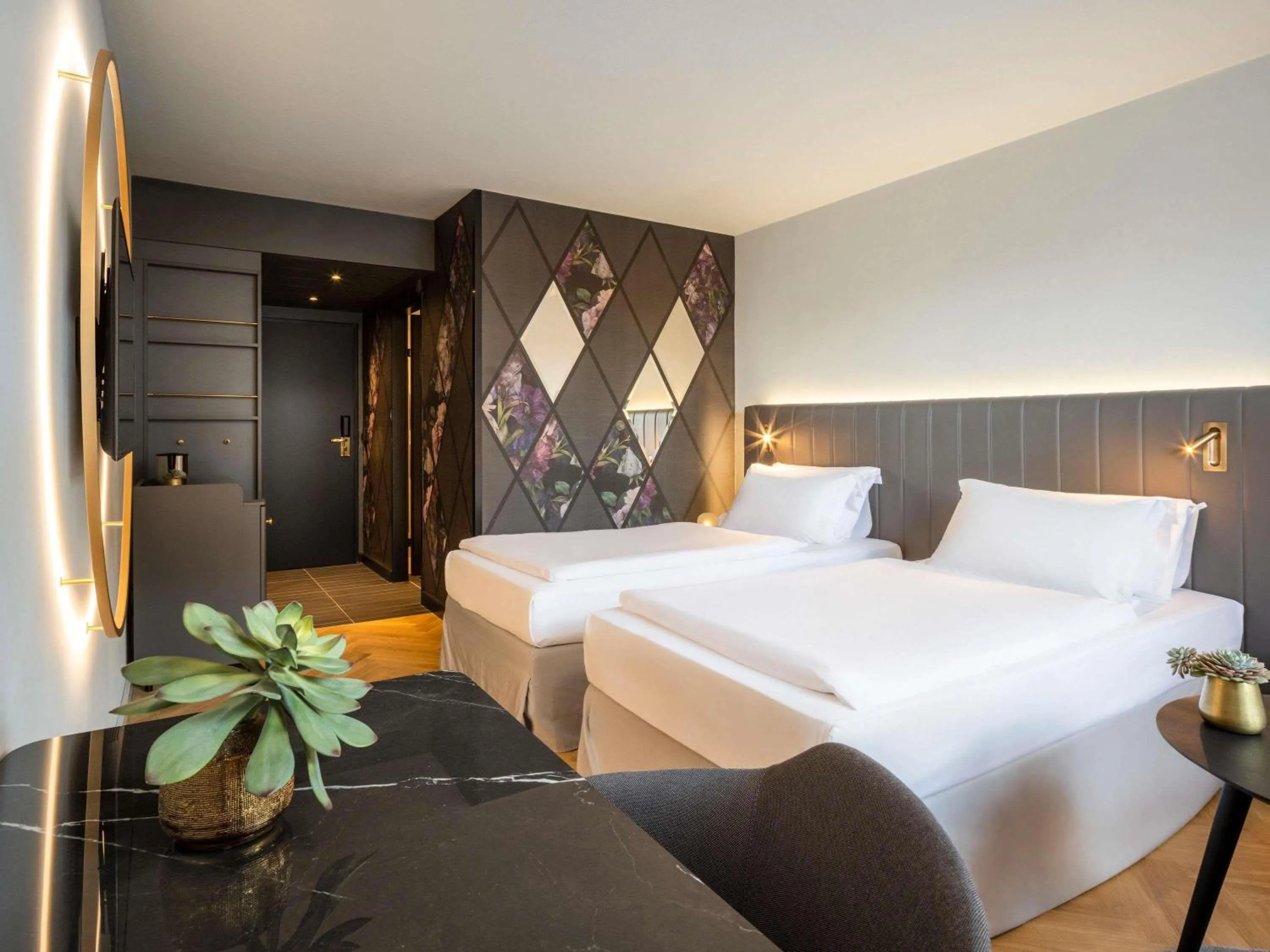 Bedroom, Bed in Hotel Am Konzerthaus - MGallery Collection