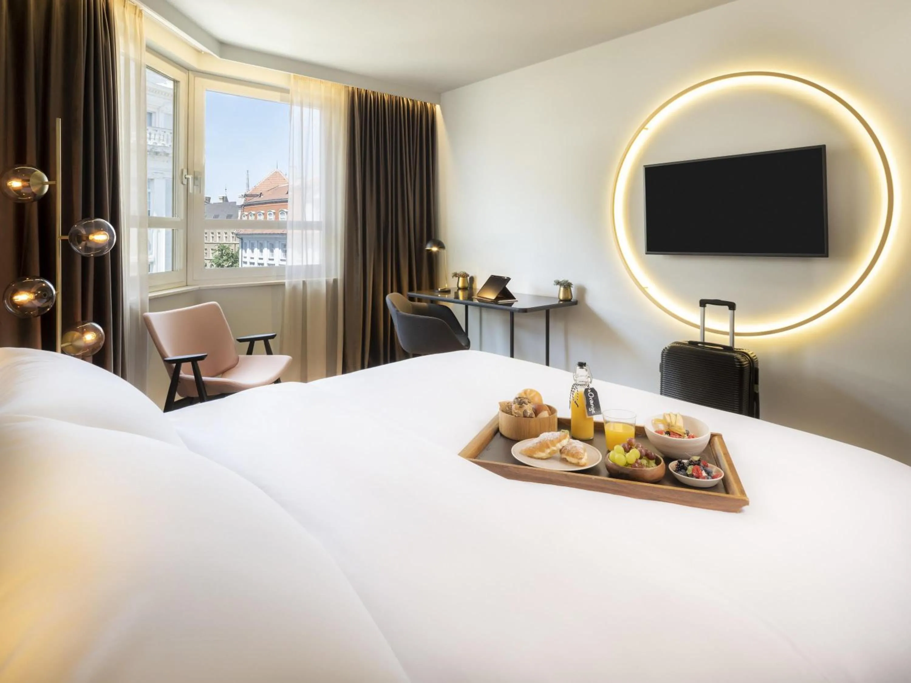 Bedroom, Bed in Hotel Am Konzerthaus - MGallery Collection