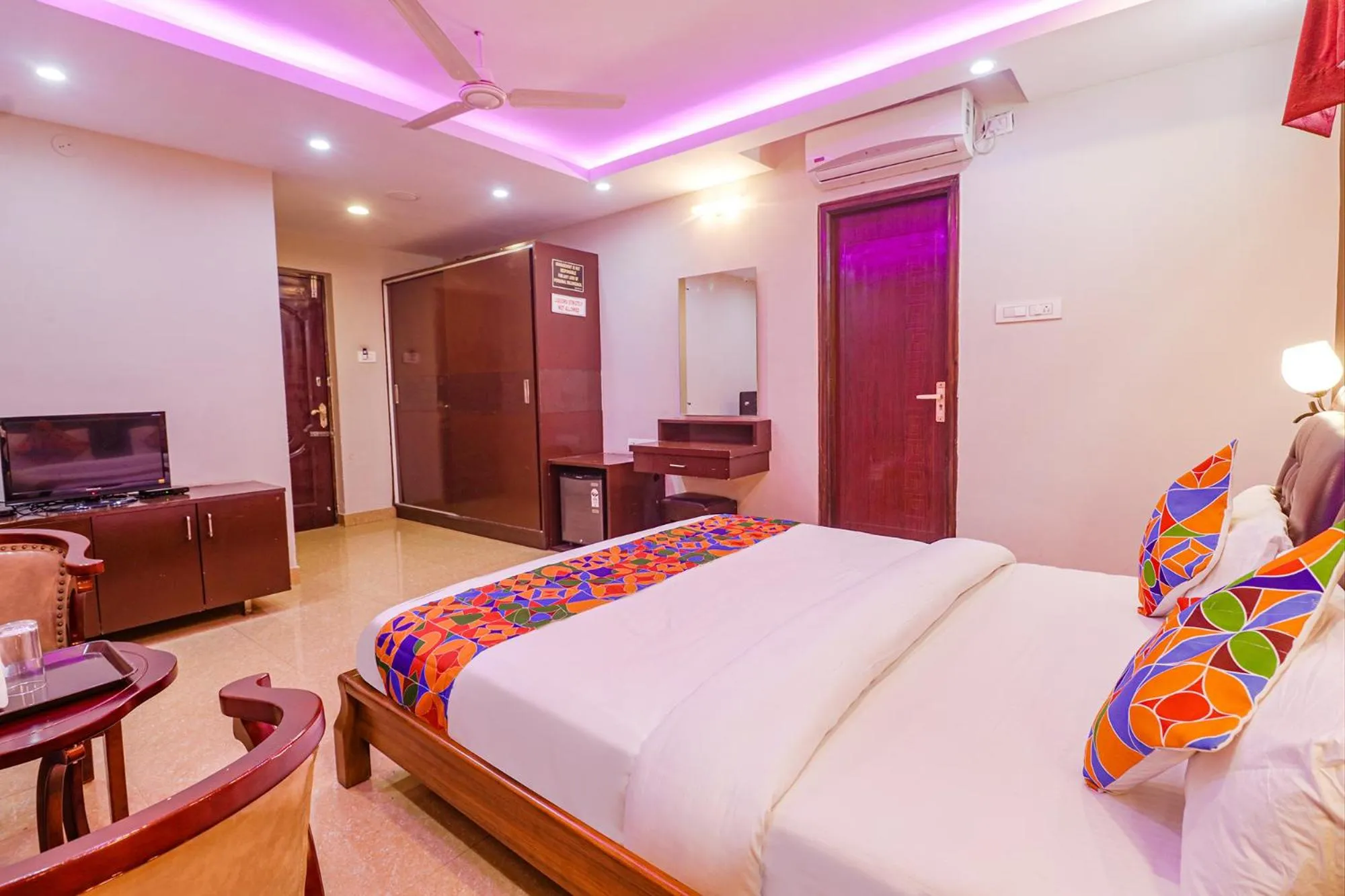 TV and multimedia, Bed in FabHotel Turning Point - Nr Ulsoor Lake