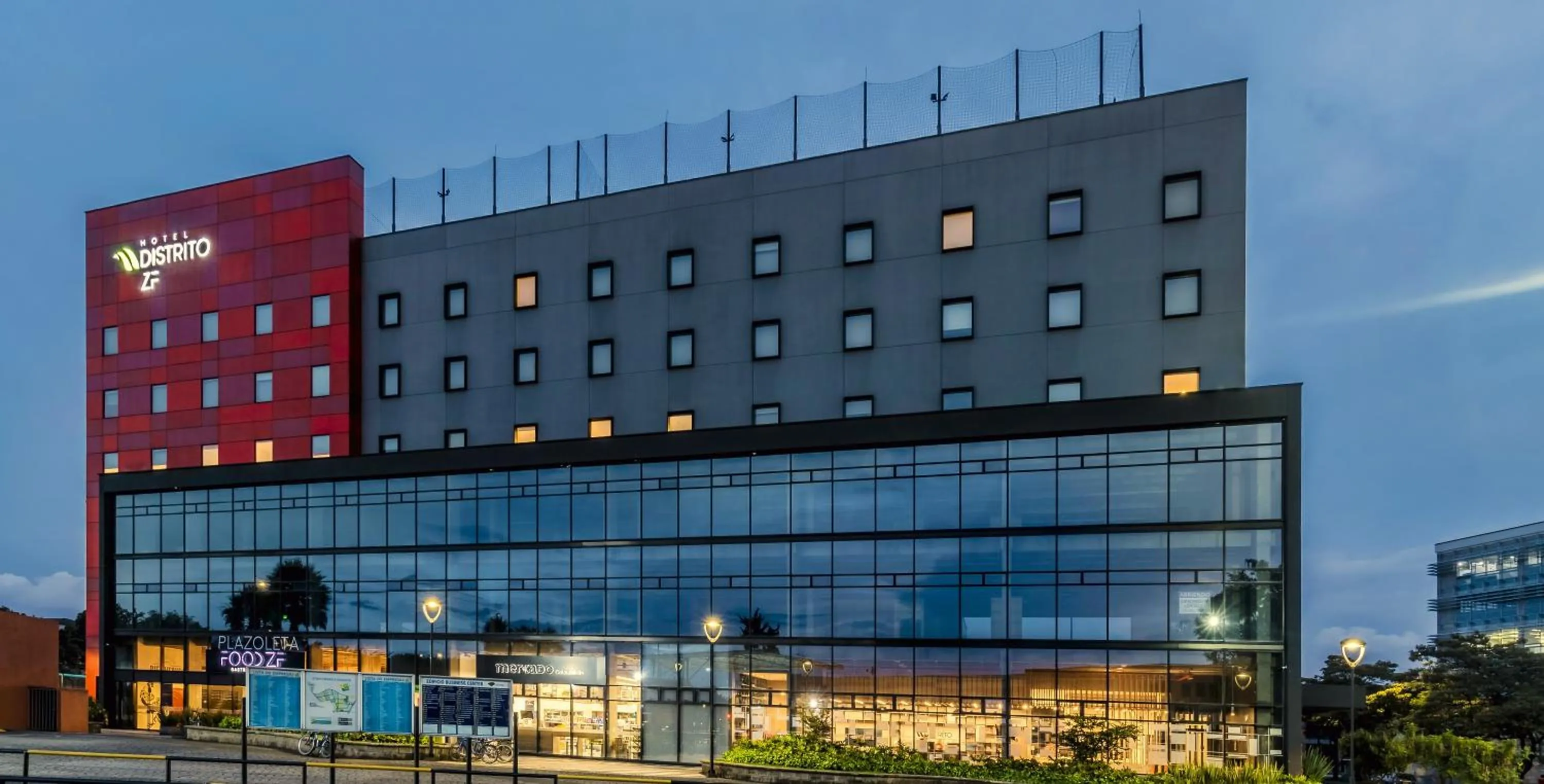 Property building in Hotel Distrito ZF By OxoHotel