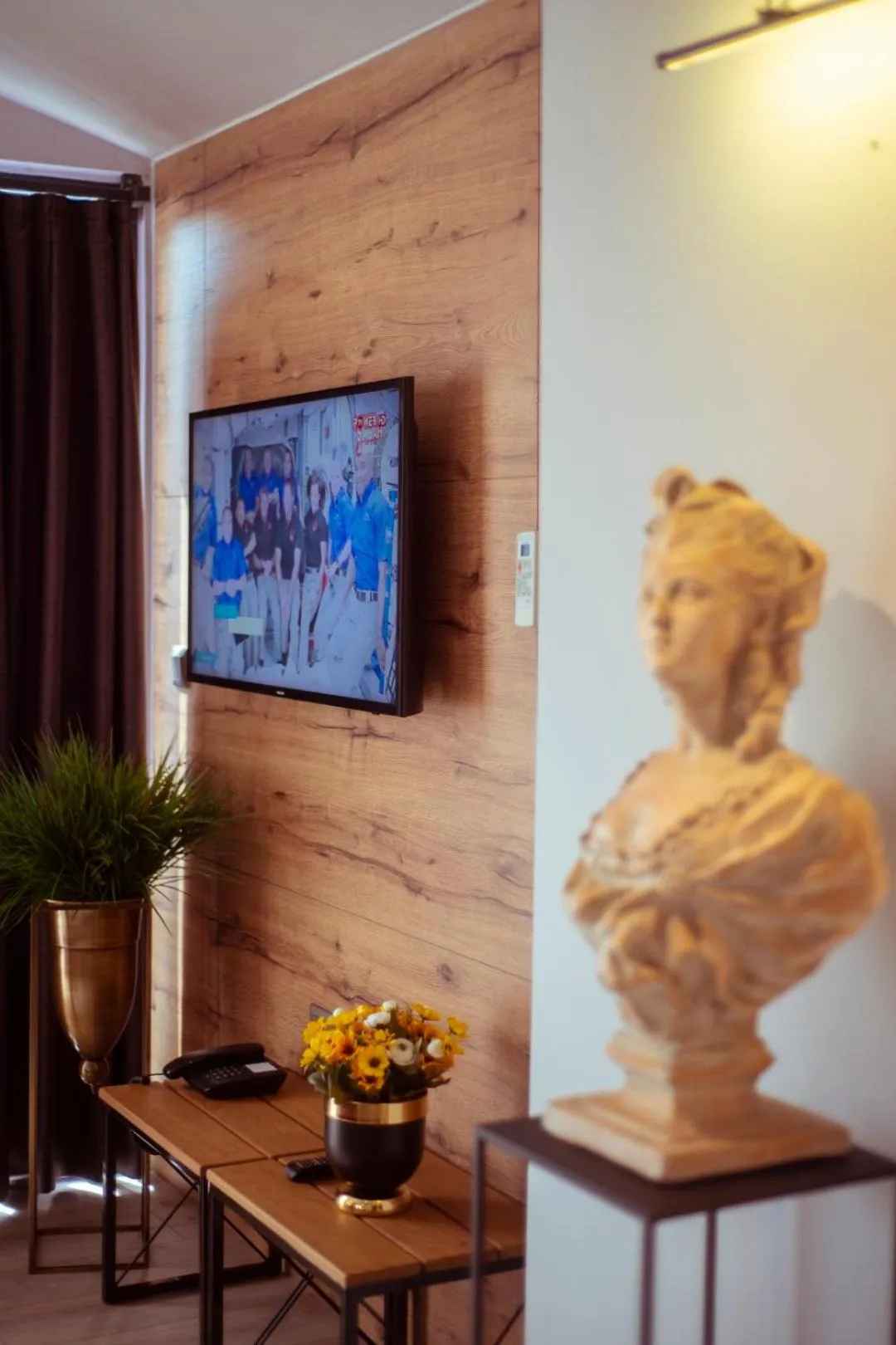 TV and multimedia in S3 King Residence