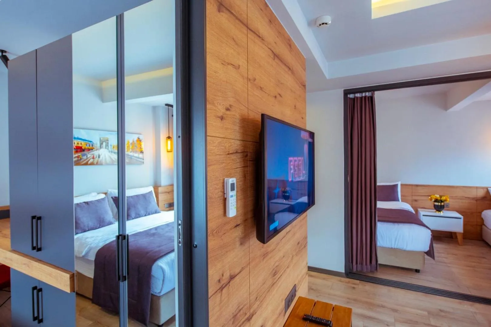 Communal lounge/ TV room in S3 King Residence