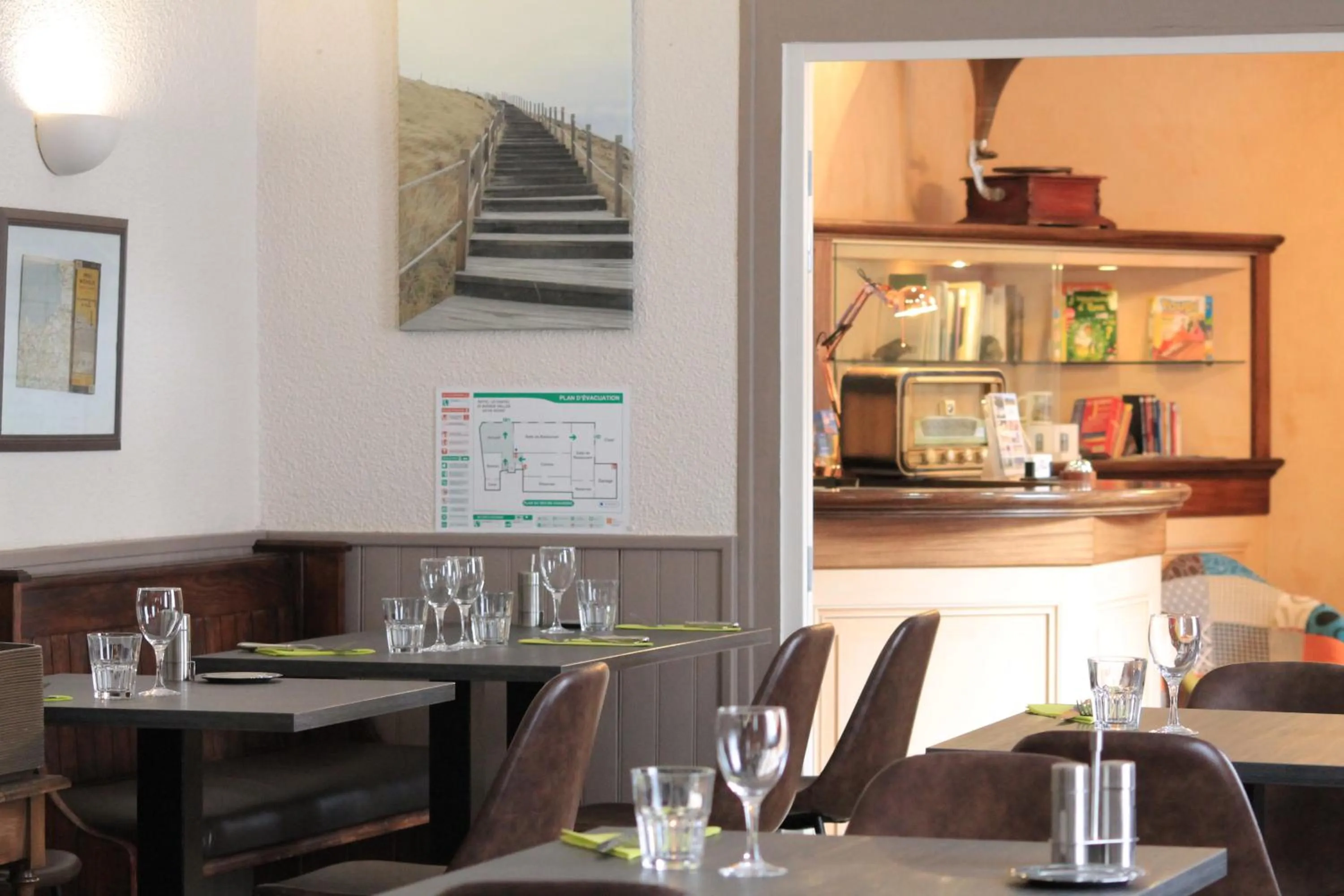 Restaurant/places to eat in Le Chatel