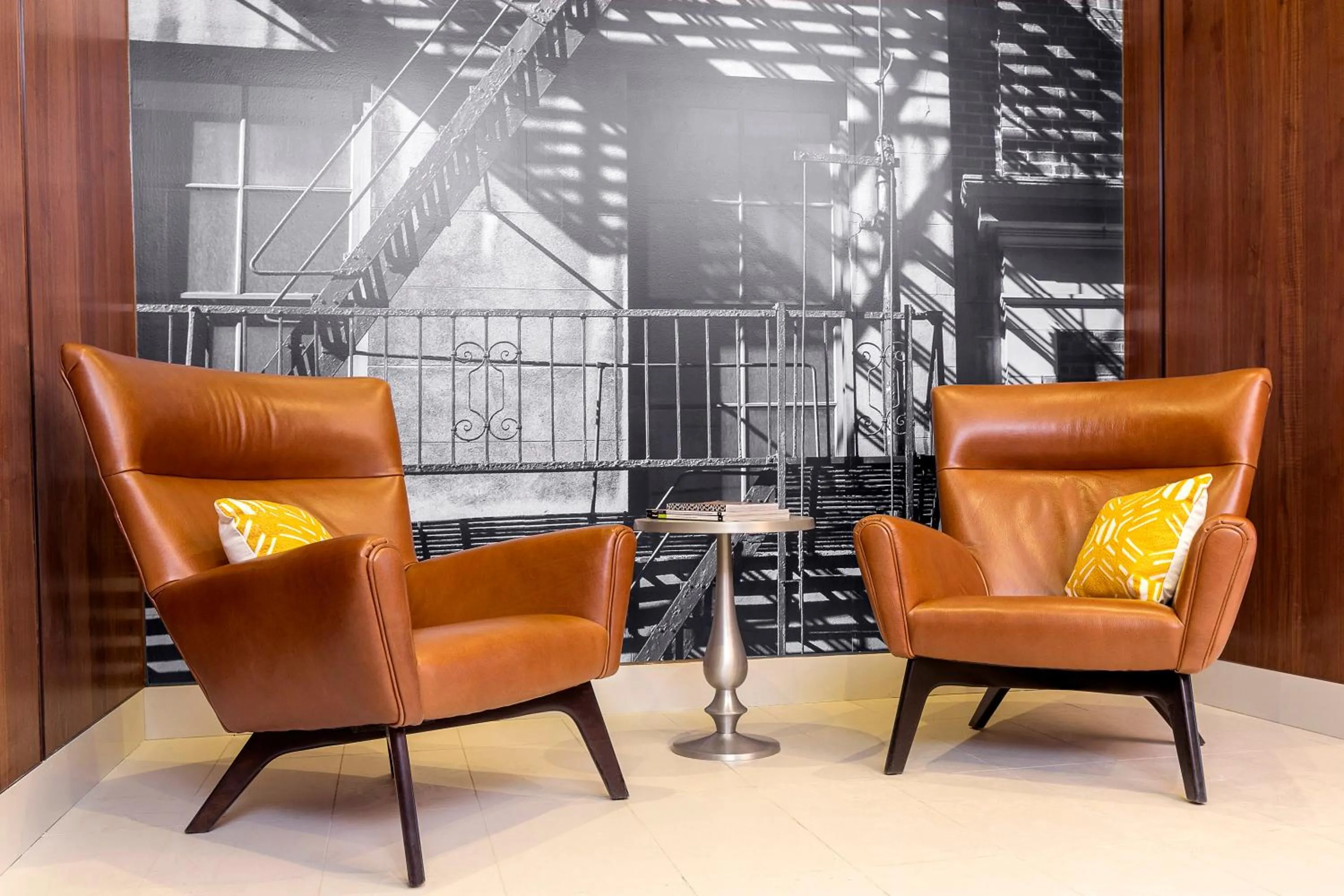 Seating area in Leon Hotel LES