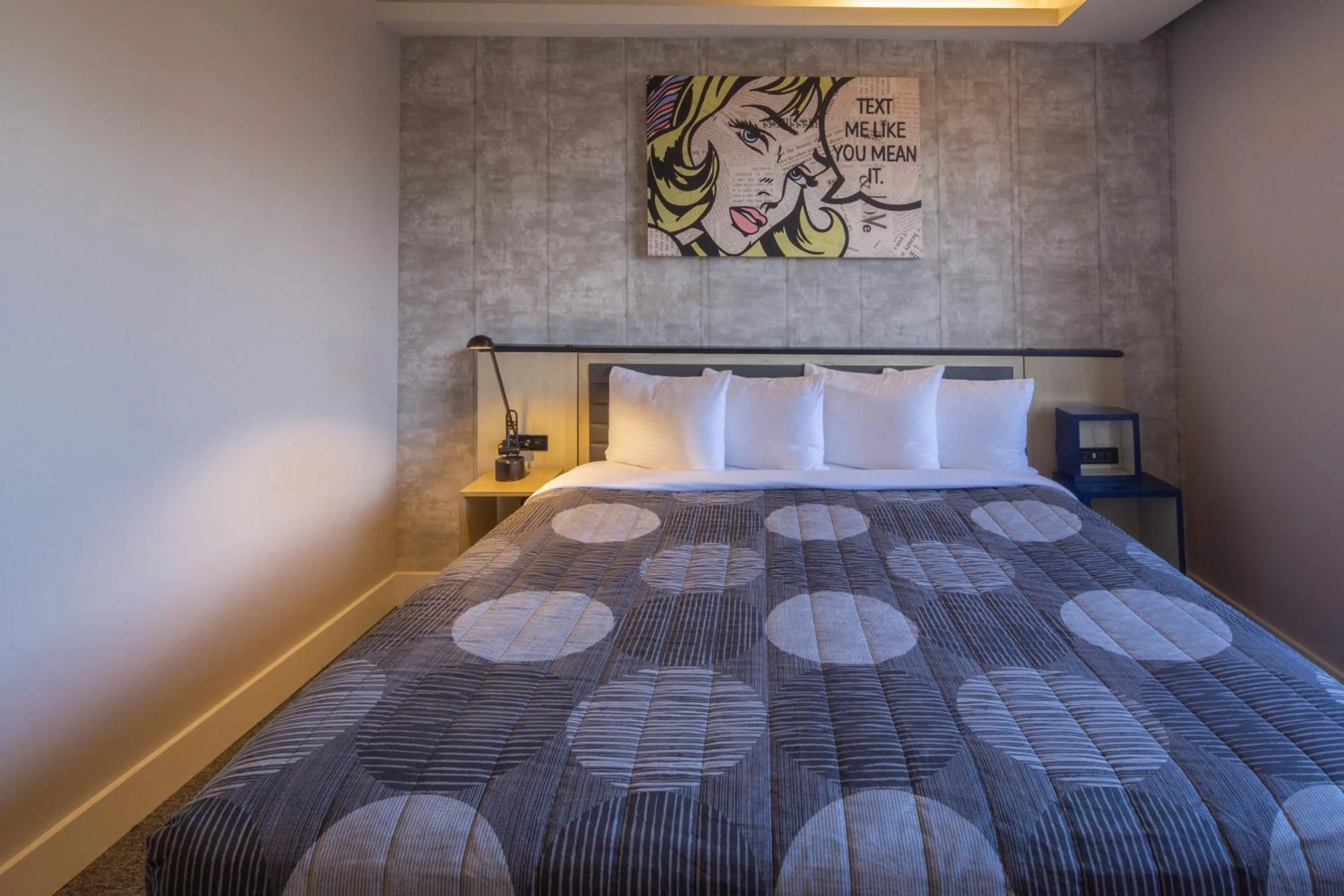 Bed in Leon Hotel LES