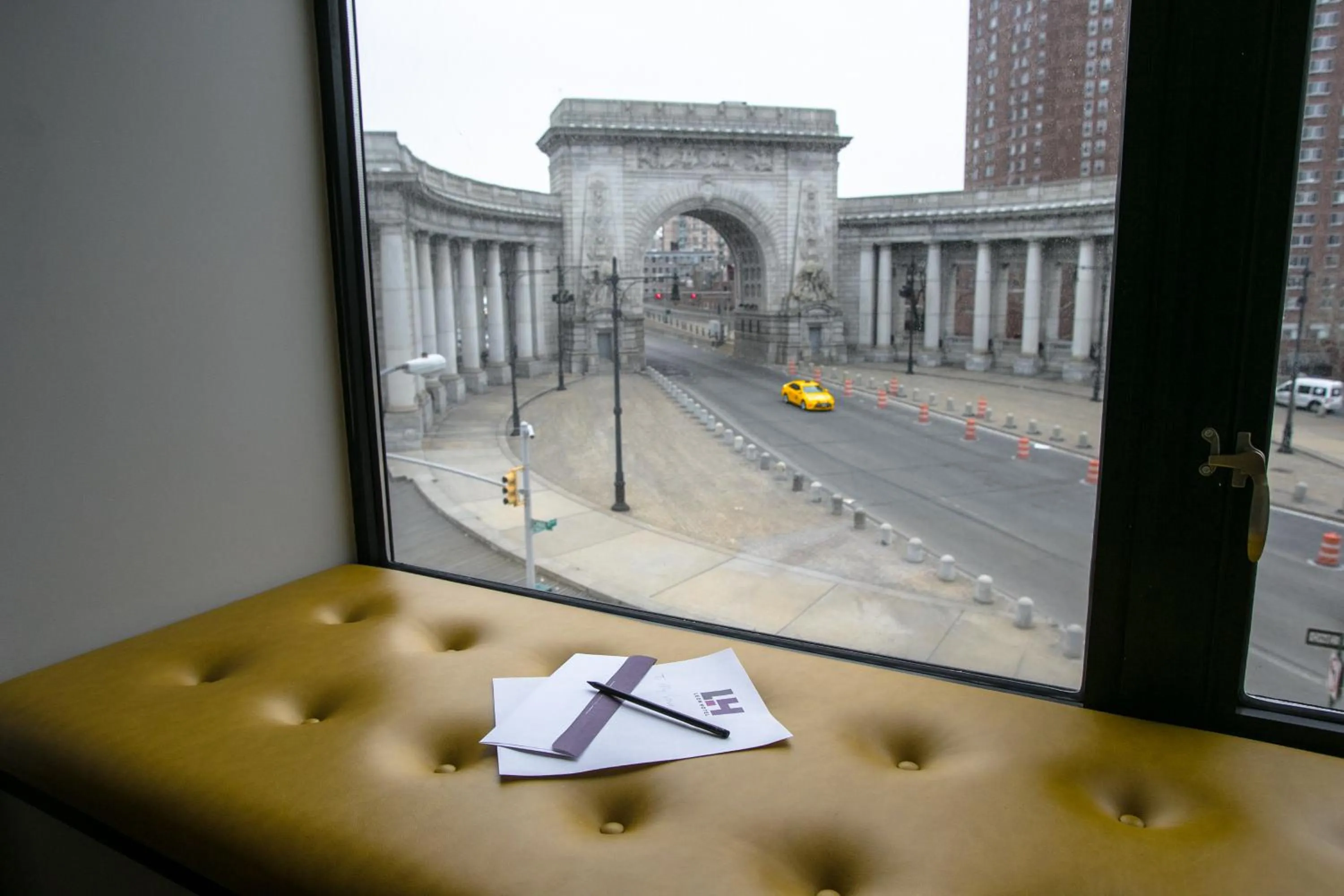 City view in Leon Hotel LES