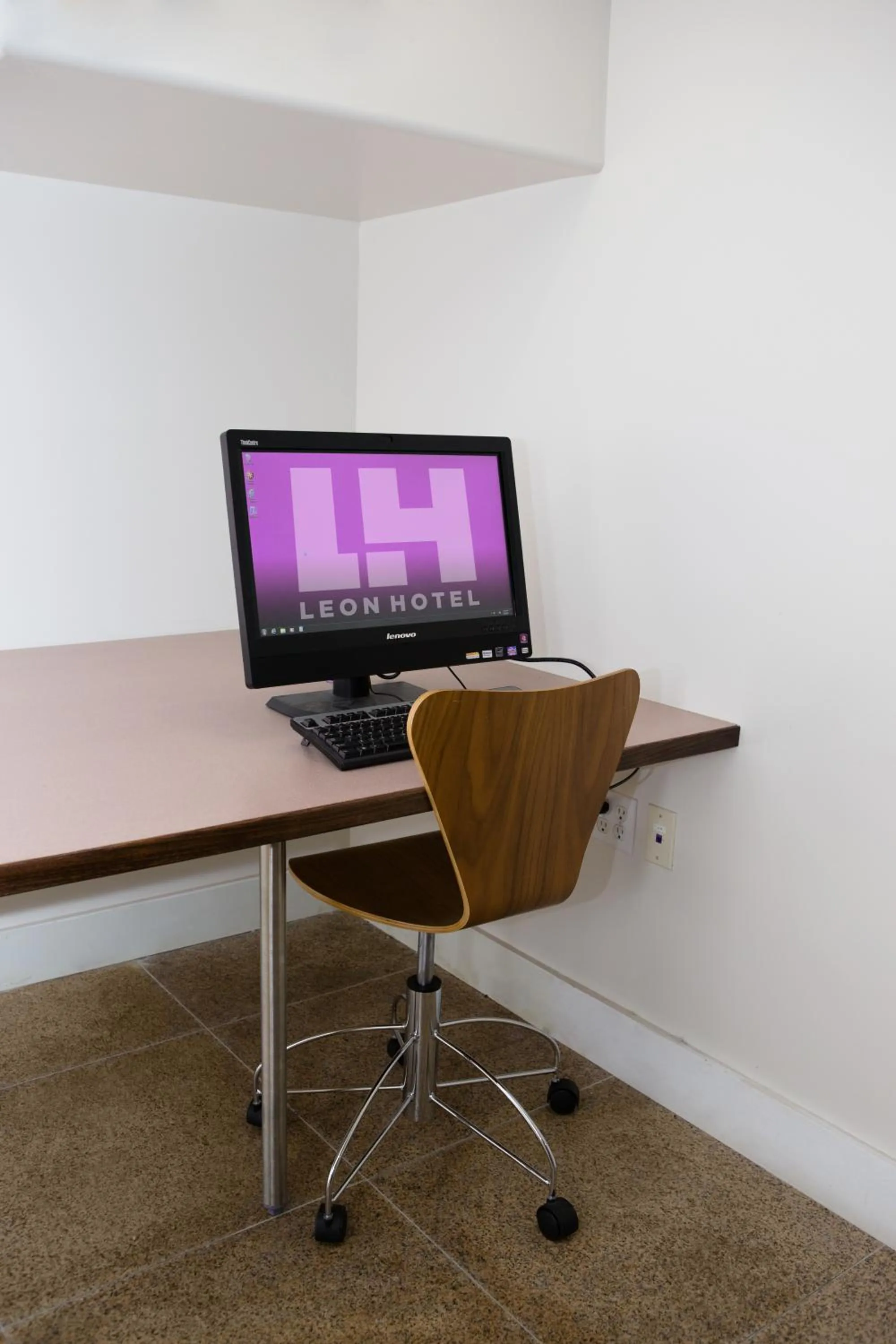 Business facilities in Leon Hotel LES