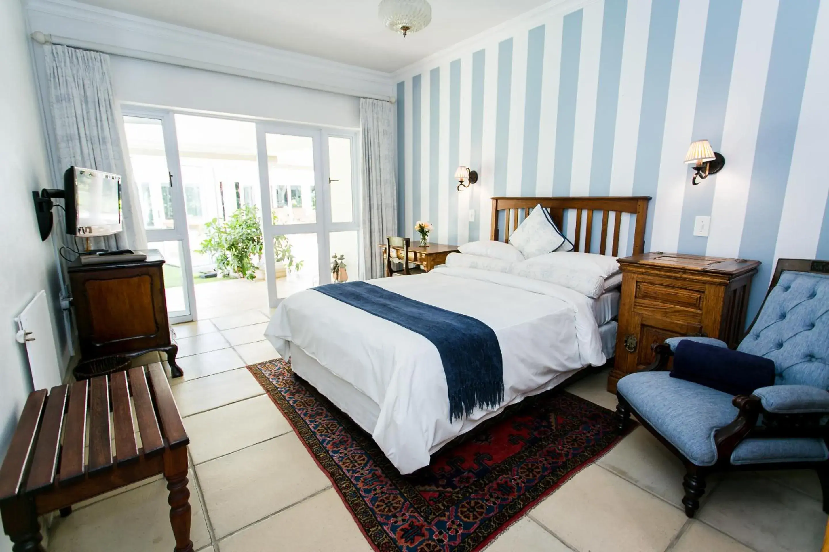 Luxury Double Room in Burkleigh House Luxury Double Room in Burkleigh House