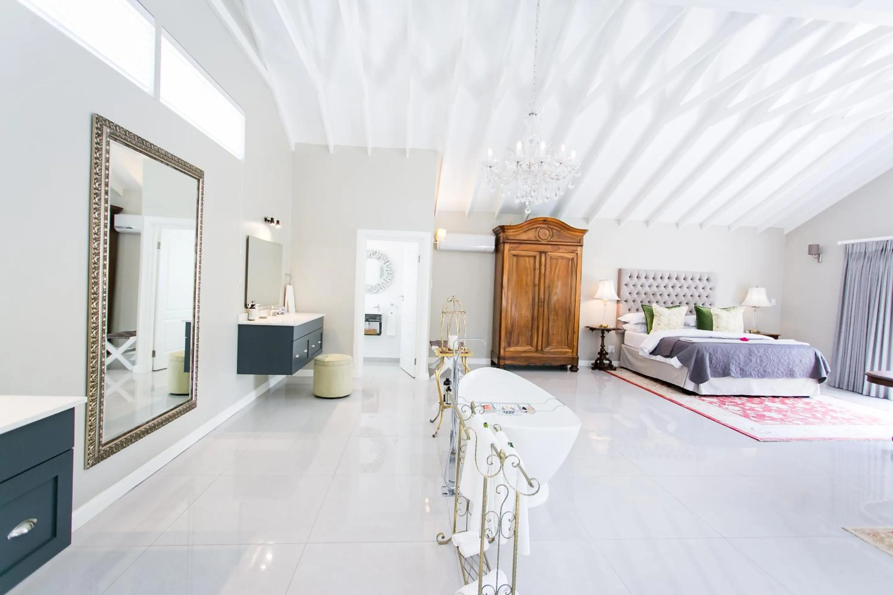 View (from property/room), Bed in Burkleigh House