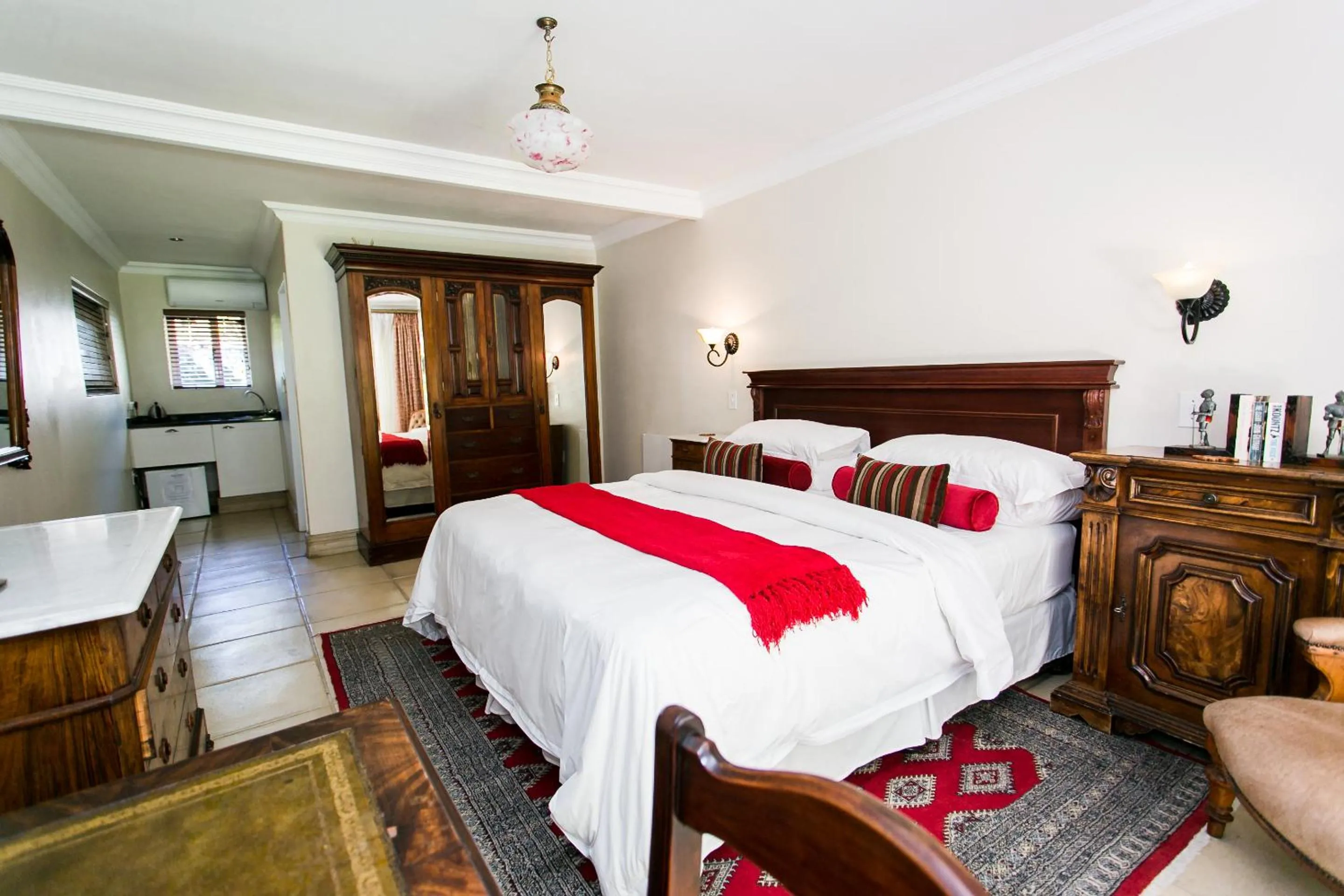 Photo of the whole room, Bed in Burkleigh House