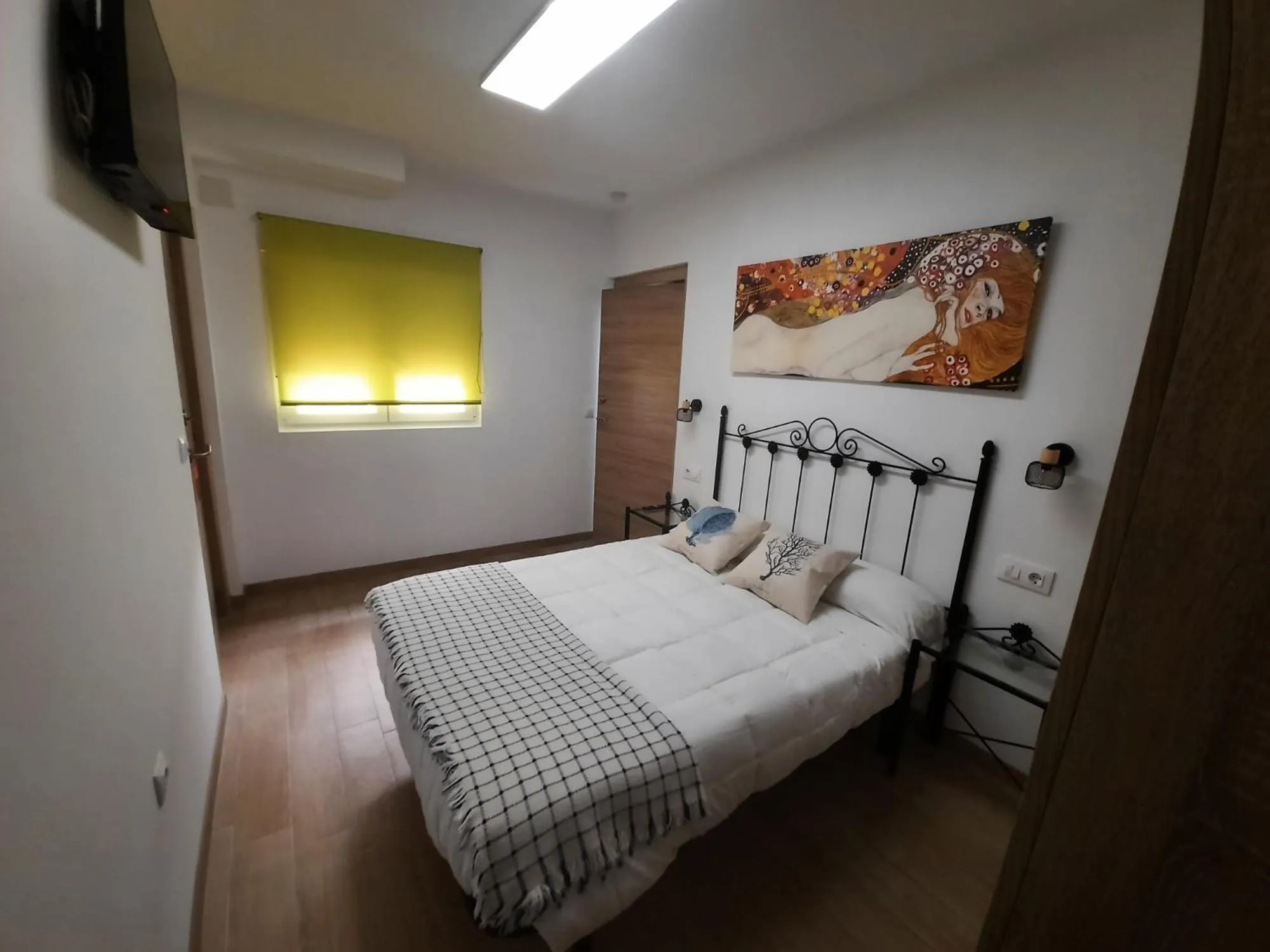 Photo of the whole room, Bed in Casa María