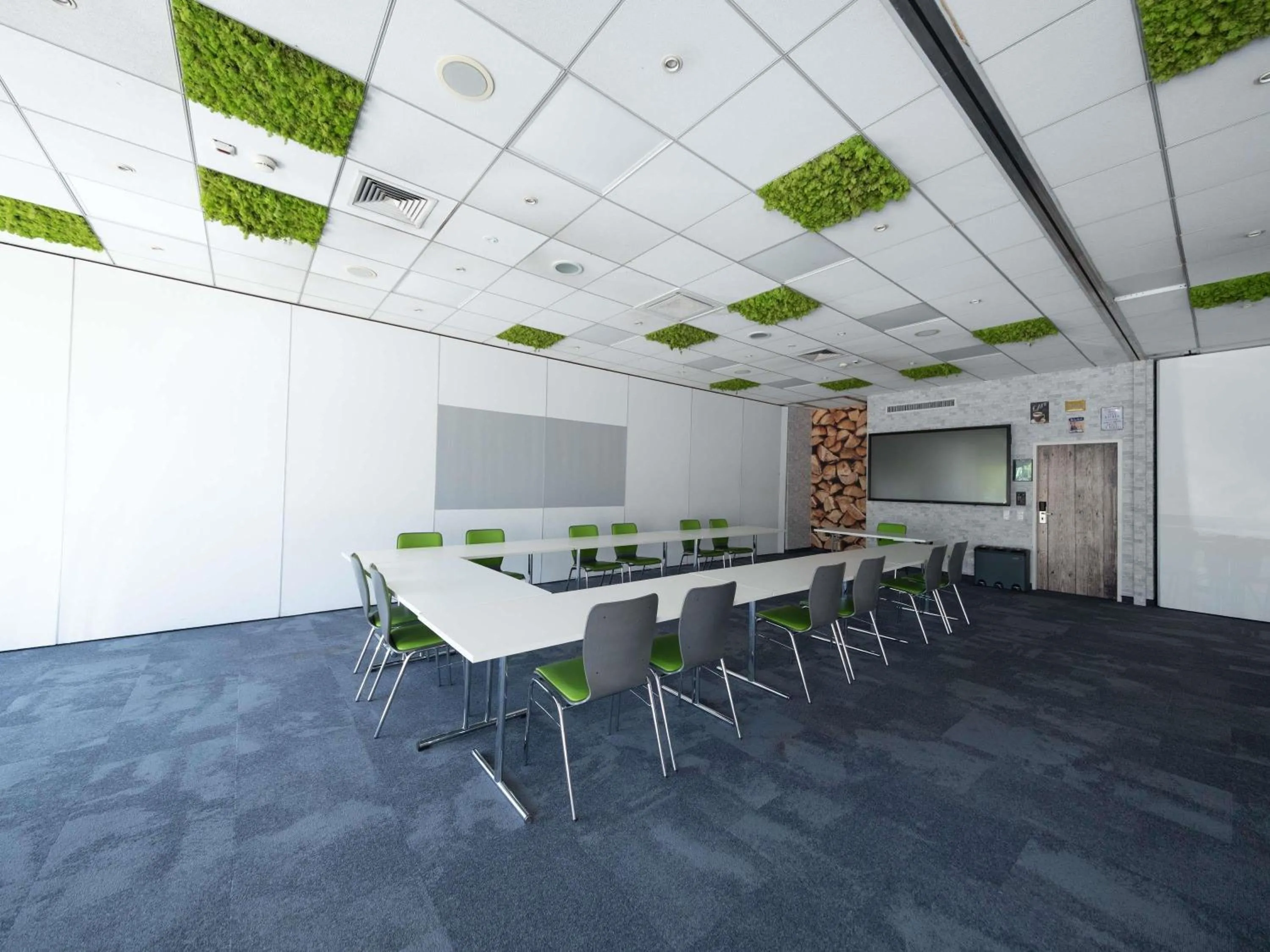 Meeting/conference room in Ibis Styles Linz