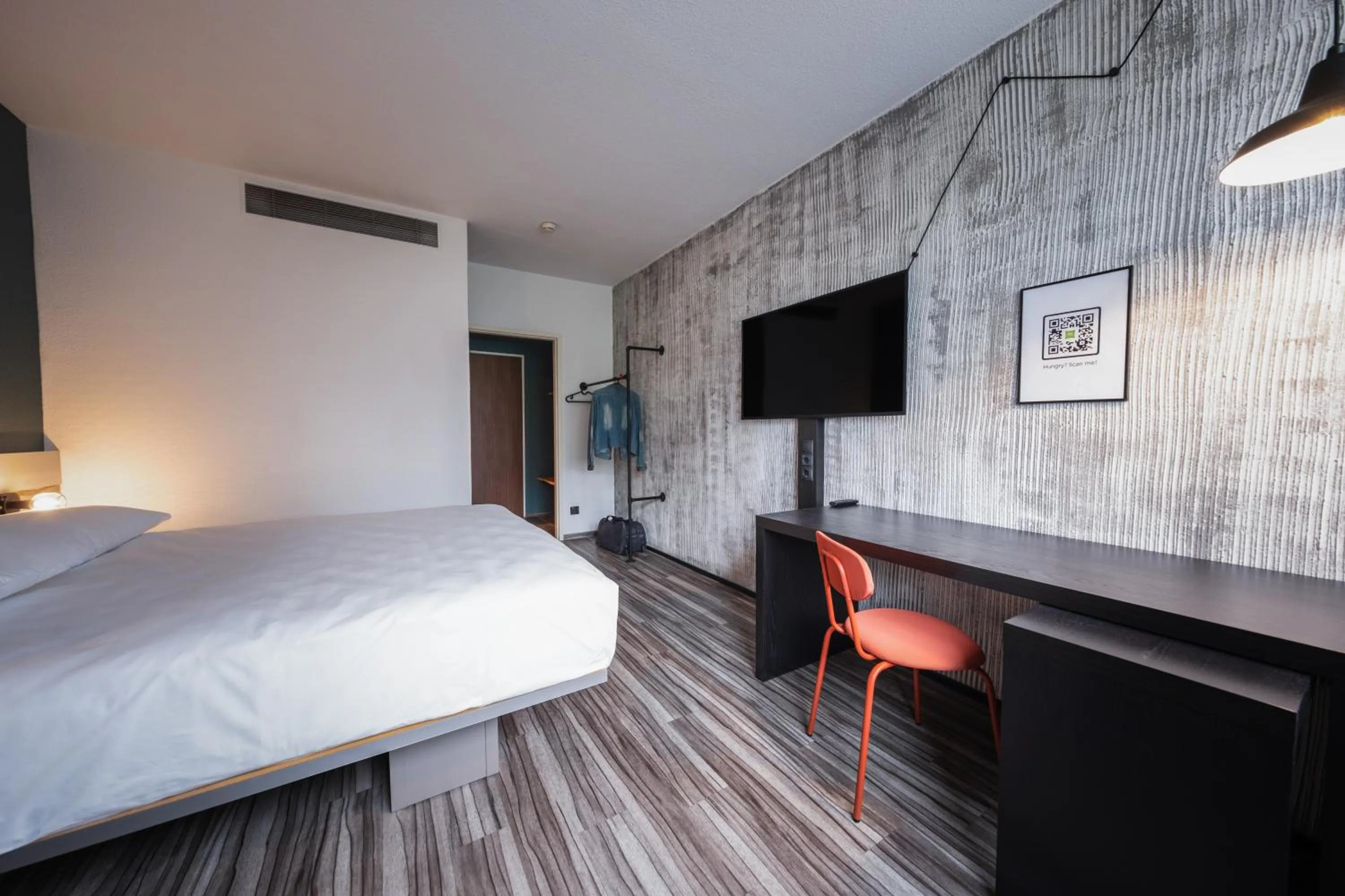 Photo of the whole room, Bed in Ibis Styles Linz