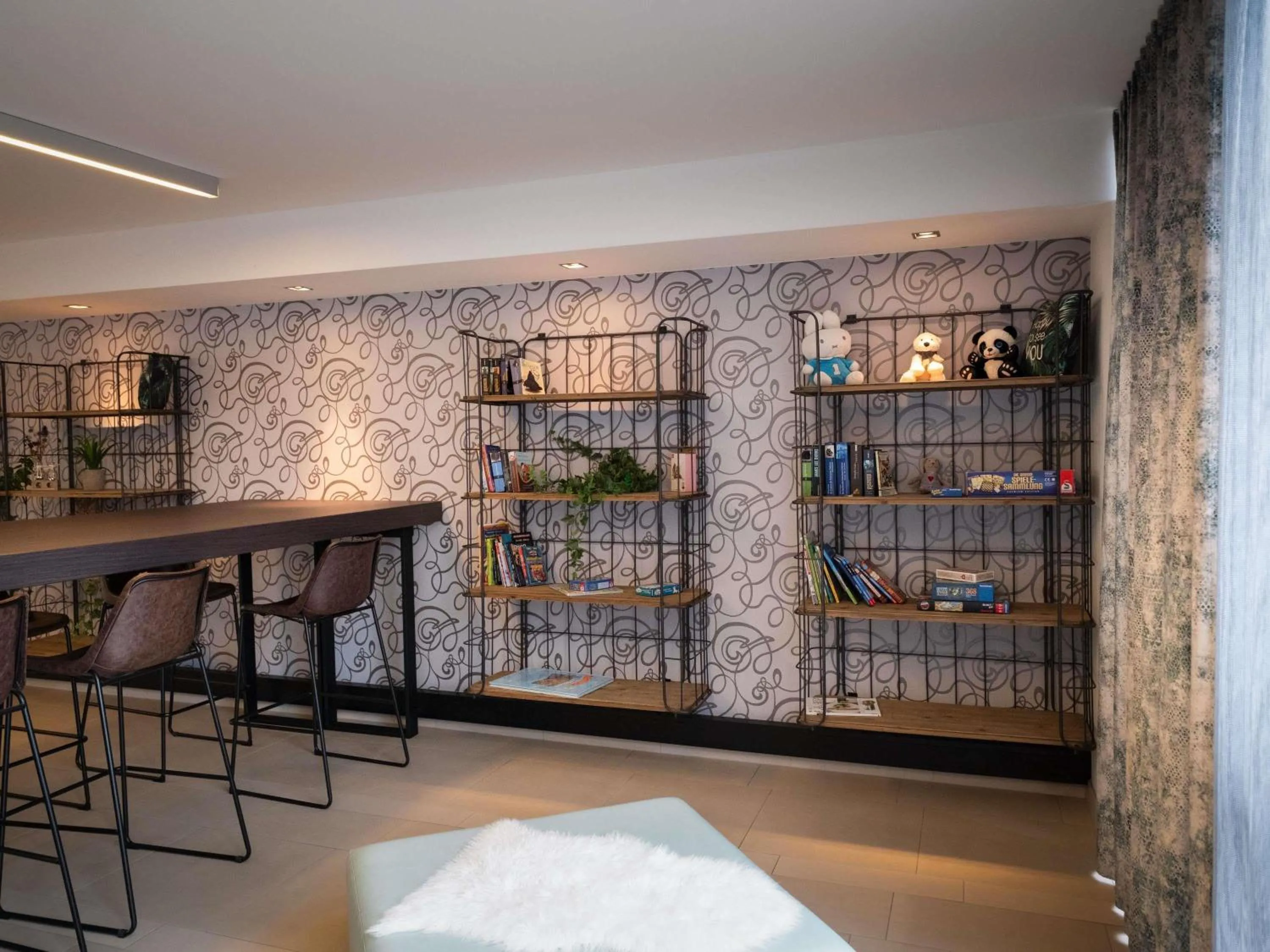 Lounge or bar in Ibis Styles Linz