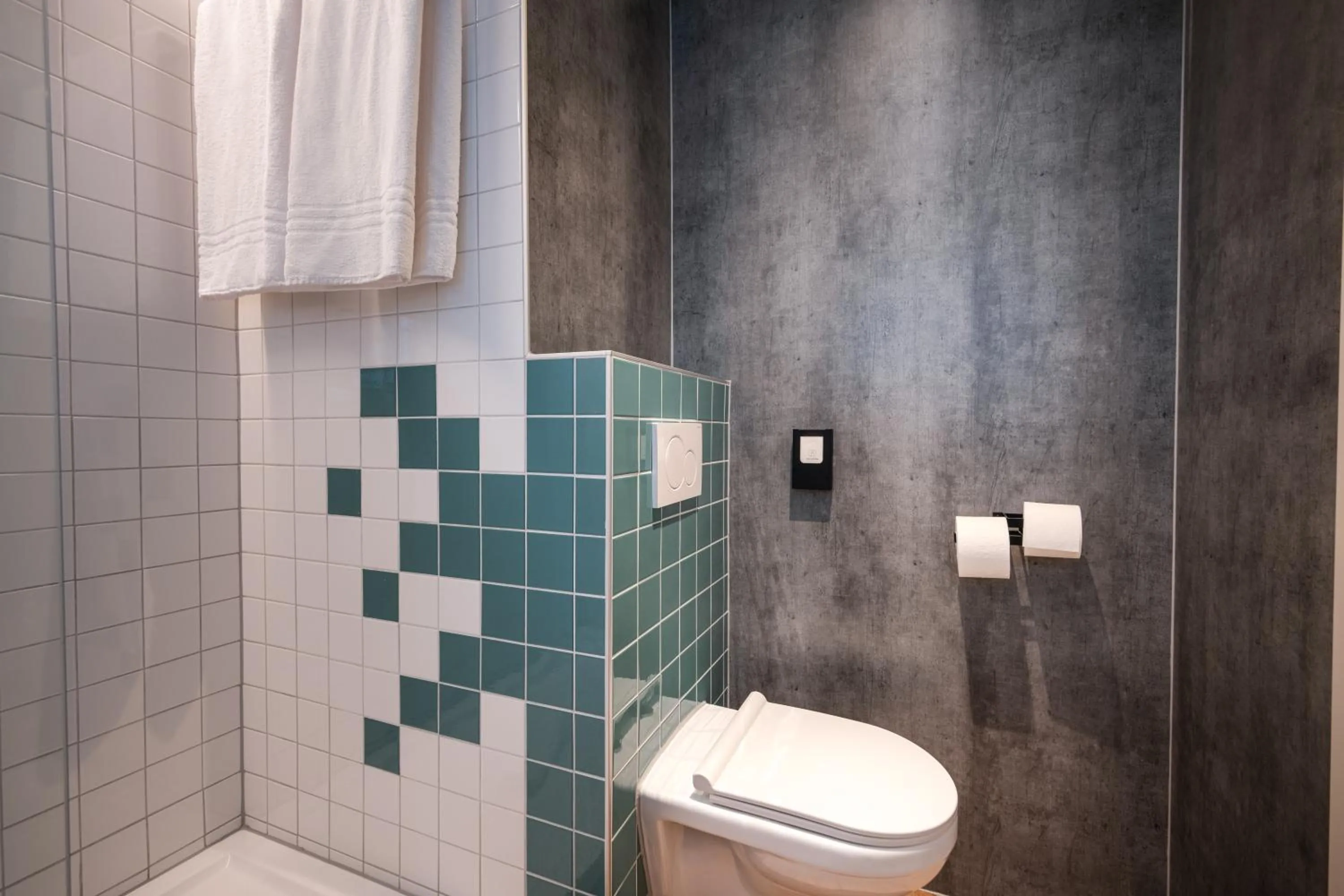 Bathroom in Ibis Styles Linz