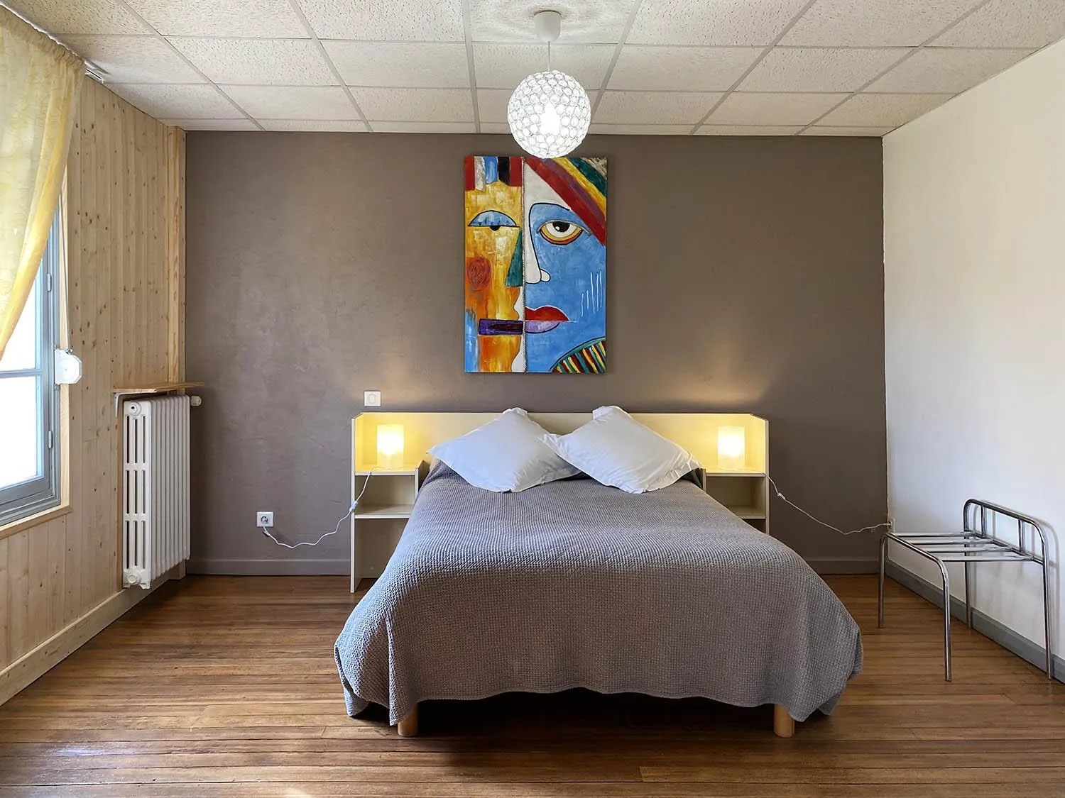 Photo of the whole room, Bed in Hôtel l'Annexe