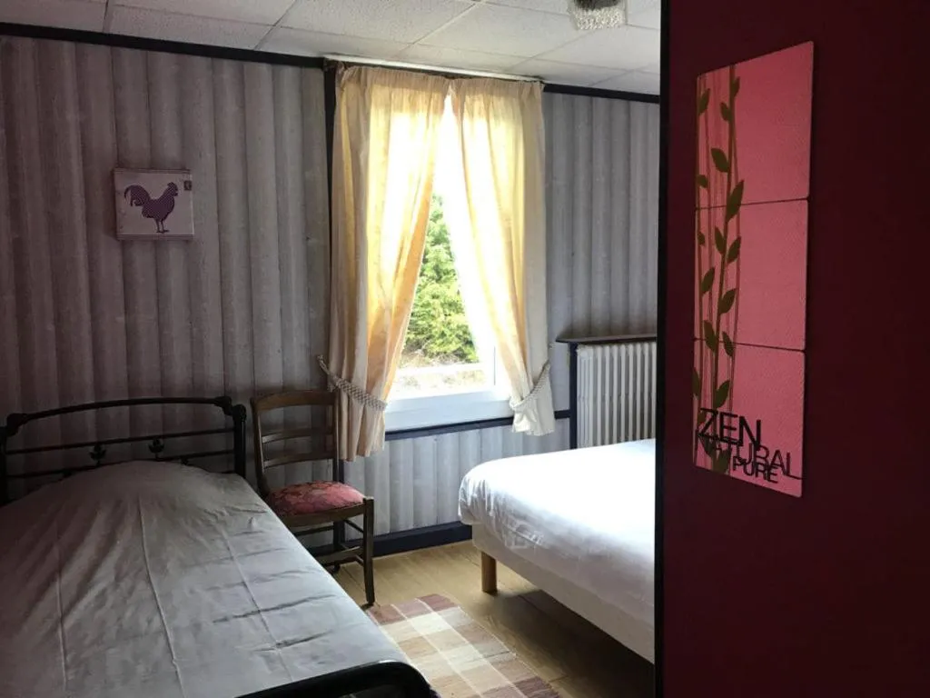 Bedroom, Bed in Hôtel l'Annexe