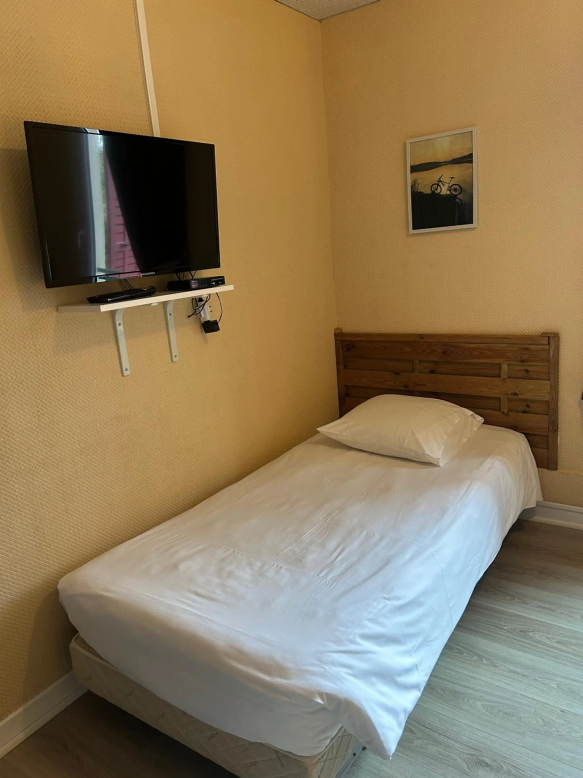 TV and multimedia, Bed in Hôtel l'Annexe
